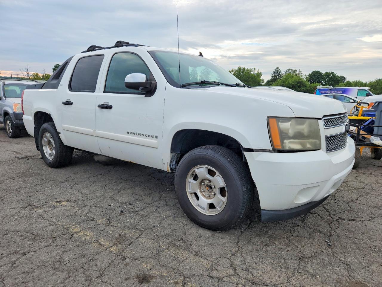 2007 Chevrolet Avalanche K1500 White vin: 3GNFK12347G313471