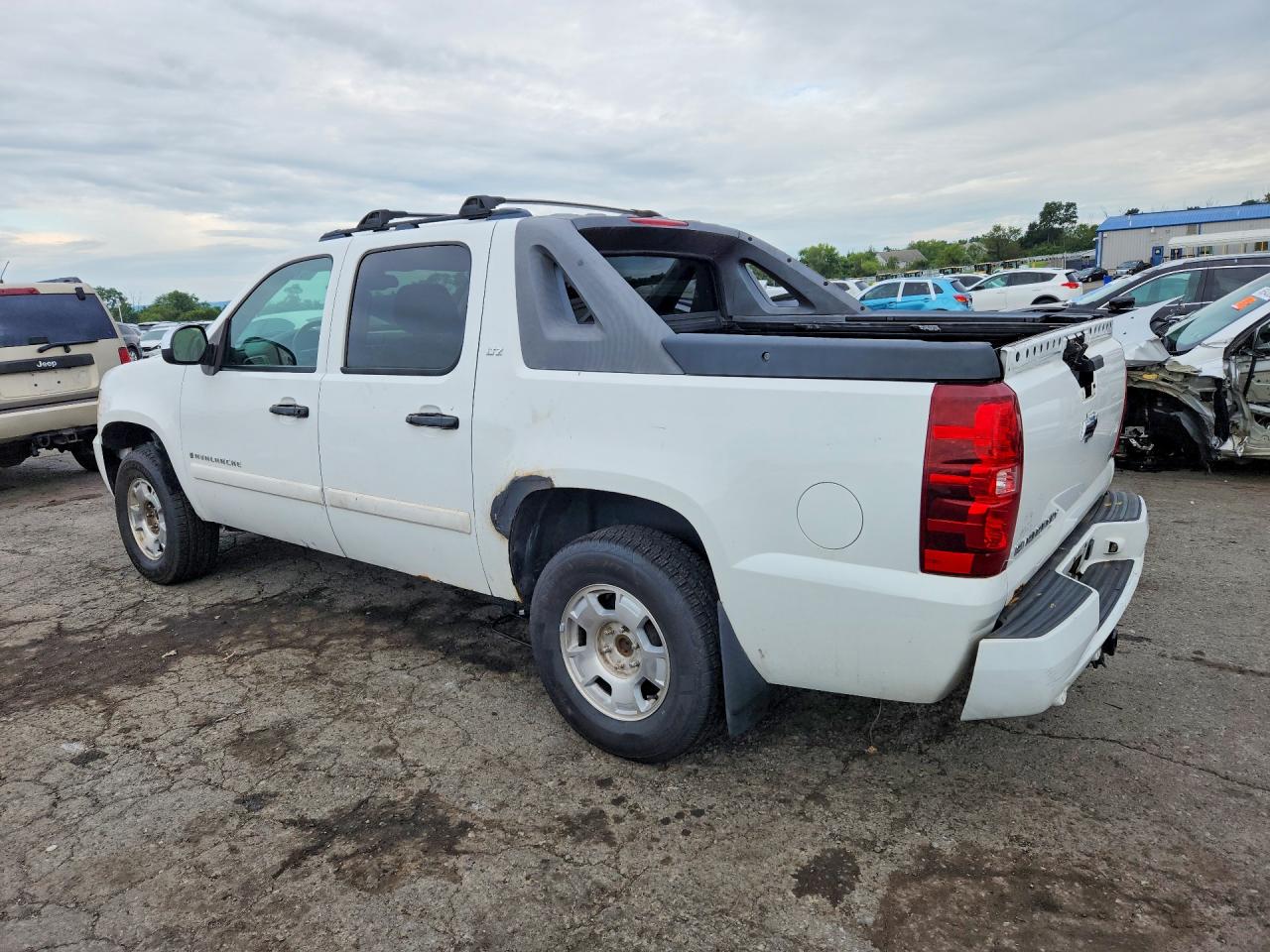 2007 Chevrolet Avalanche K1500 White vin: 3GNFK12347G313471