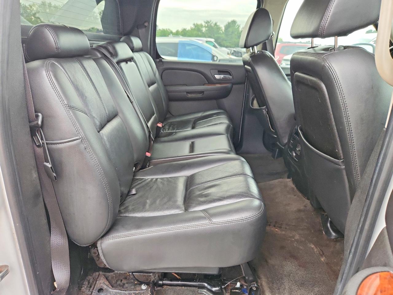 2007 Chevrolet Avalanche K1500 White vin: 3GNFK12347G313471