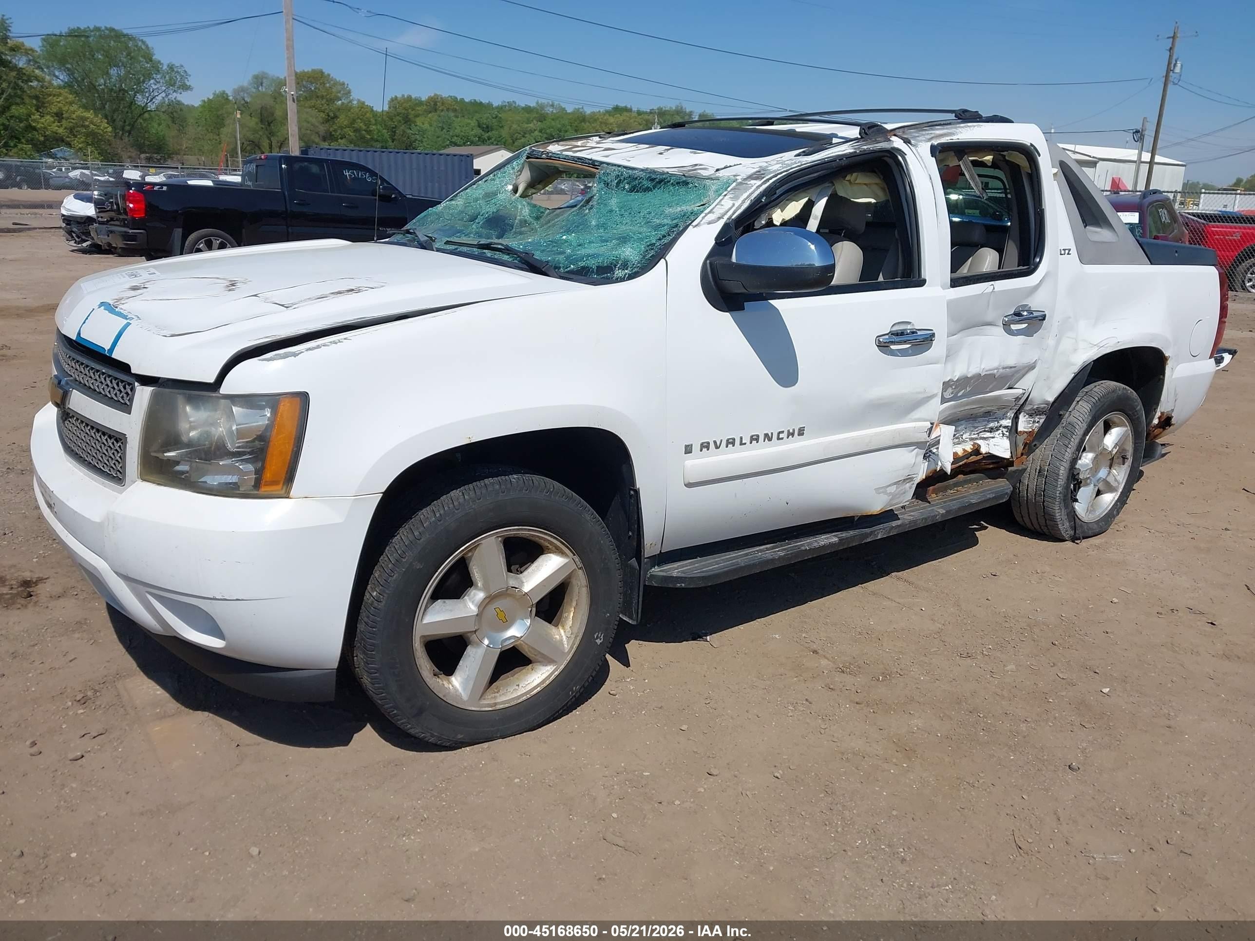 2007 Chevrolet Avalanche 1500 Ltz White vin: 3GNFK12367G267674