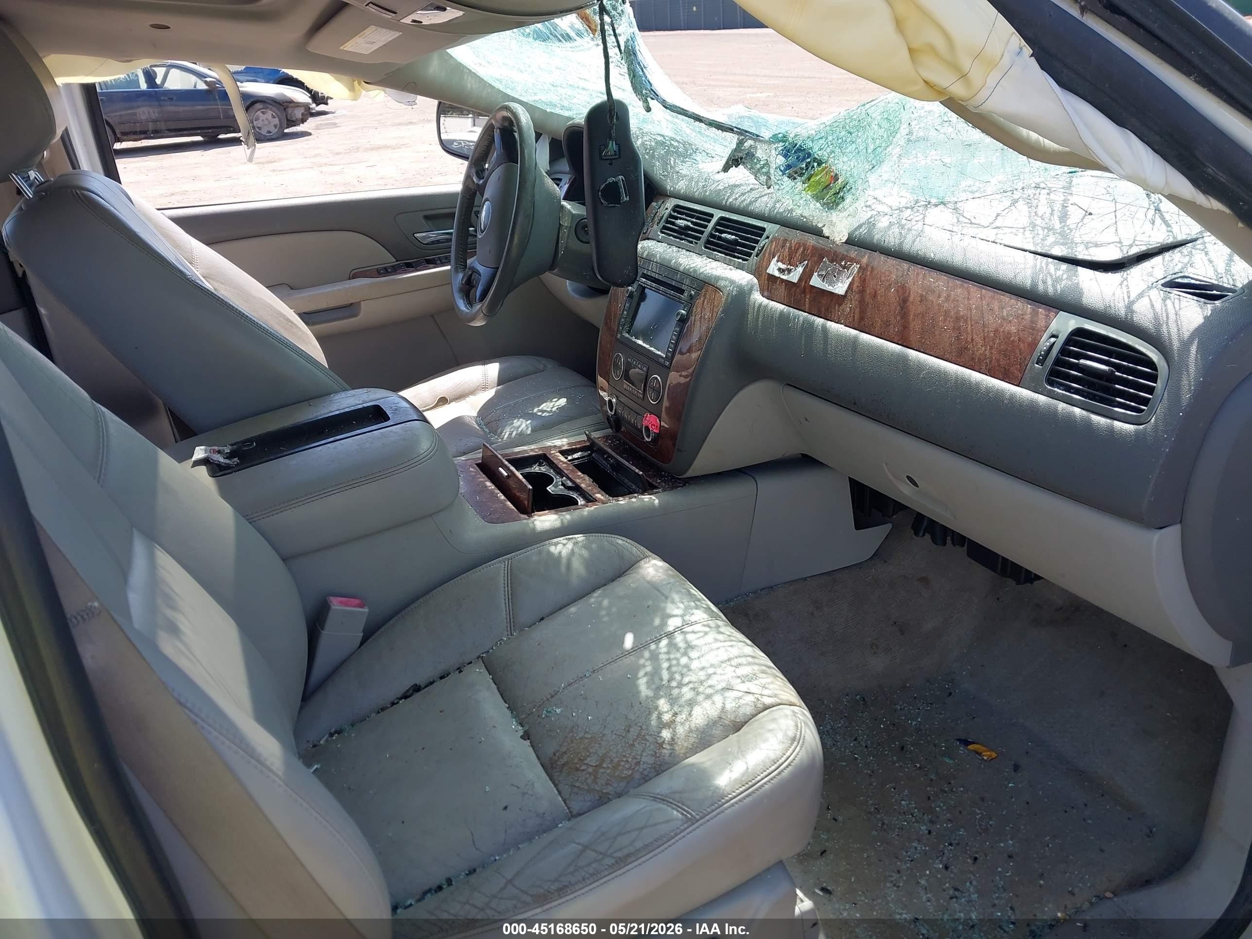 2007 Chevrolet Avalanche 1500 Ltz White vin: 3GNFK12367G267674