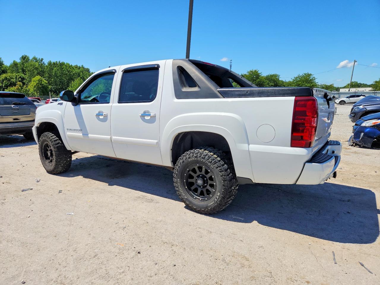 2007 Chevrolet Avalanche K1500 White vin: 3GNFK12377G221934
