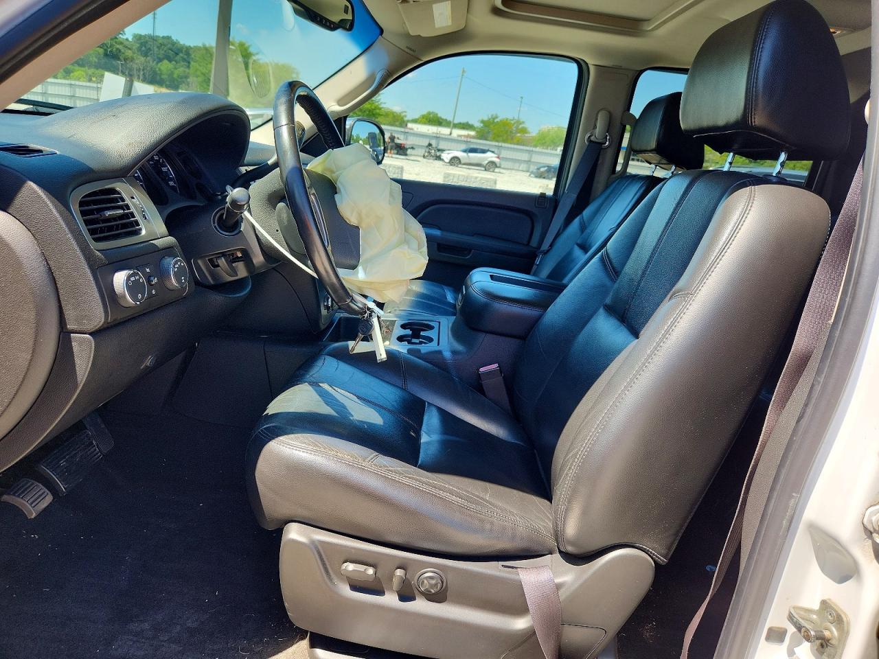 2007 Chevrolet Avalanche K1500 White vin: 3GNFK12377G221934