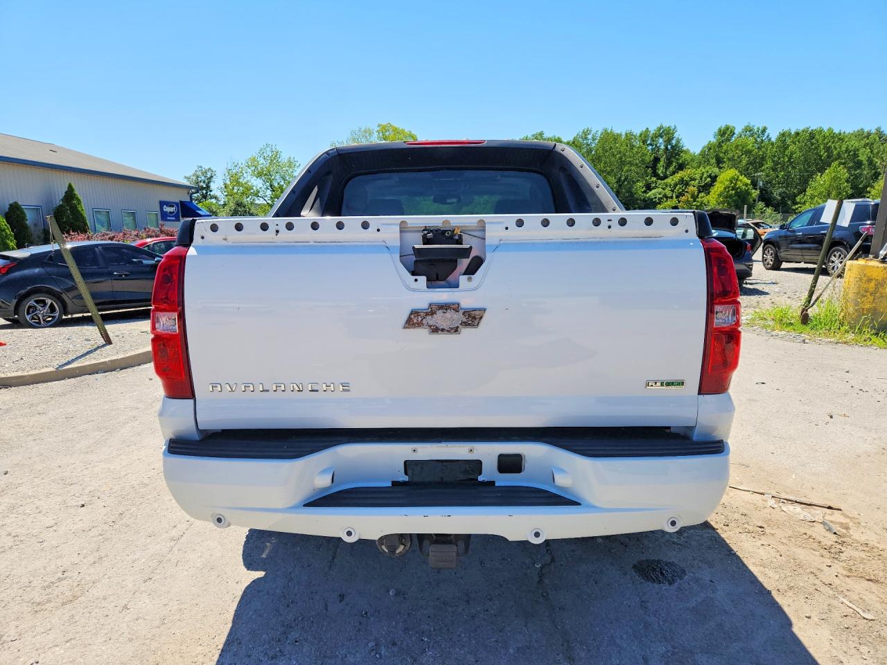 2007 Chevrolet Avalanche K1500 White vin: 3GNFK12377G221934