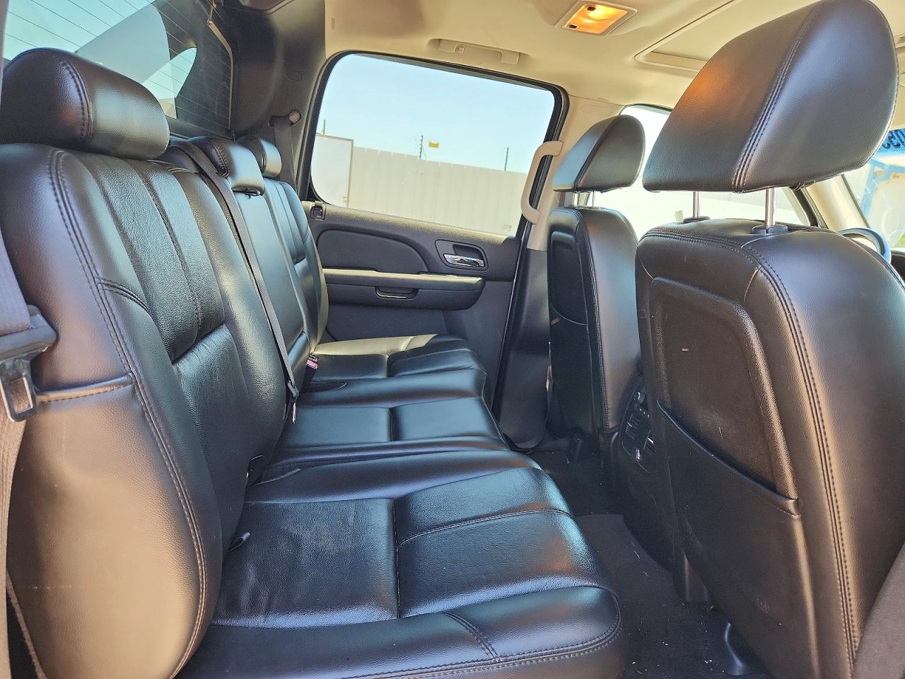 2007 Chevrolet Avalanche K1500 White vin: 3GNFK12377G221934