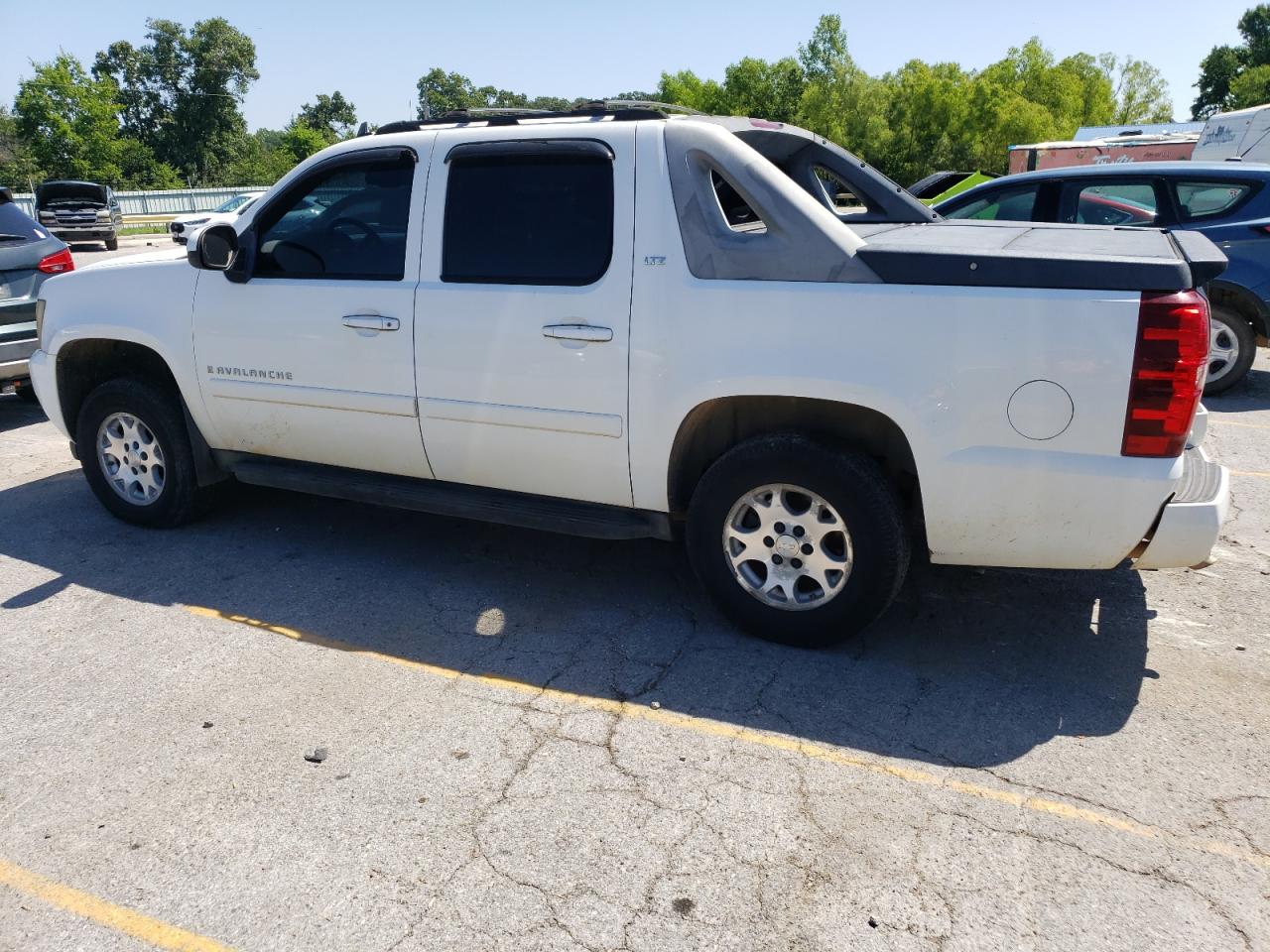 2007 Chevrolet Avalanche K1500 White vin: 3GNFK12377G243416