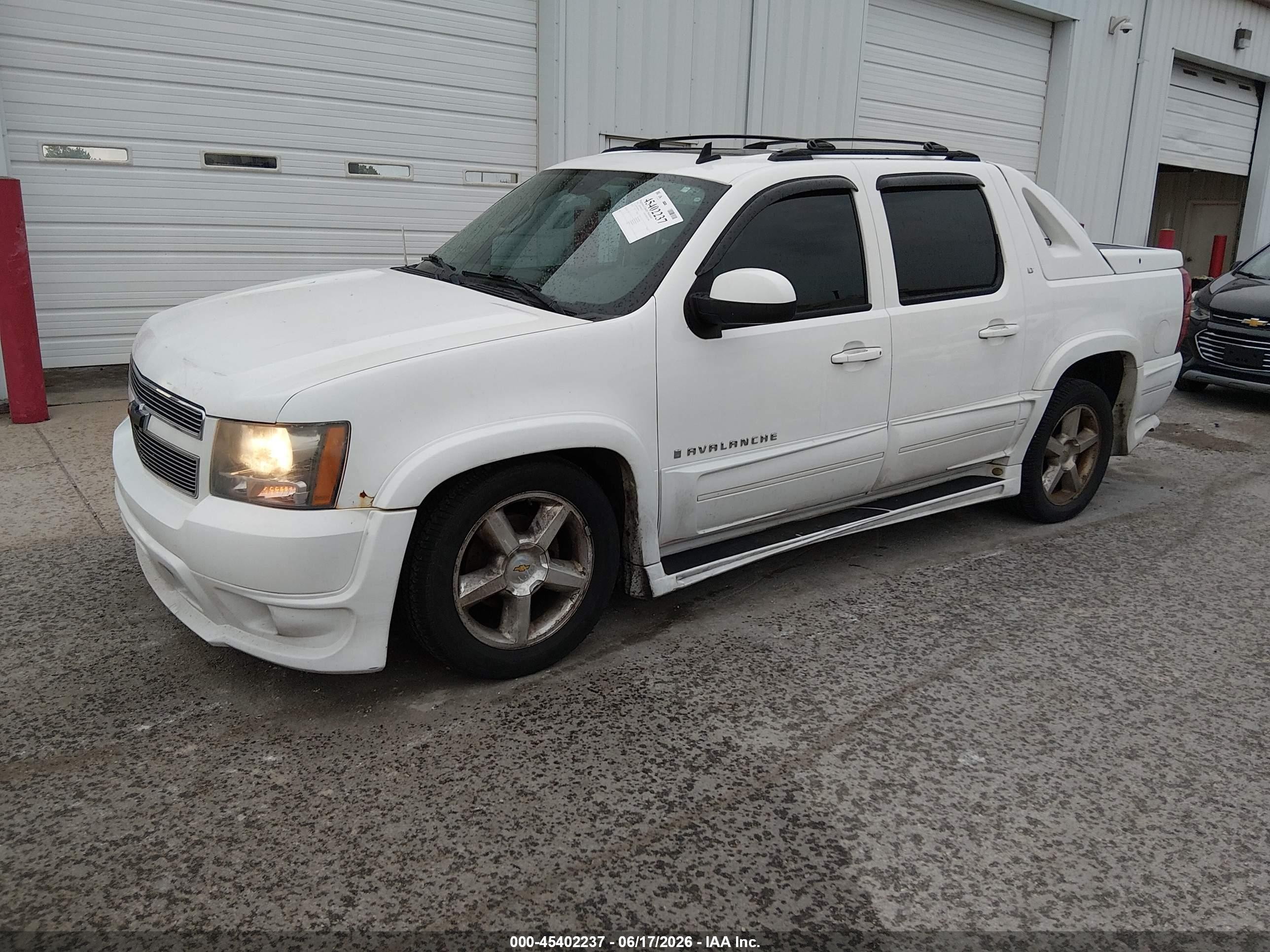 2008 Chevrolet Avalanche 1500 Lt White vin: 3GNFK12378G189214