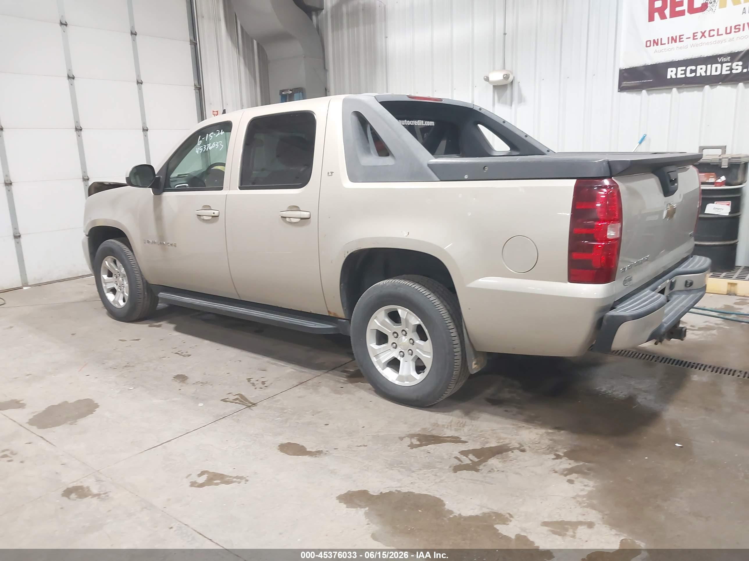 2009 Chevrolet Avalanche 1500 Ls Gold vin: 3GNFK12379G107550