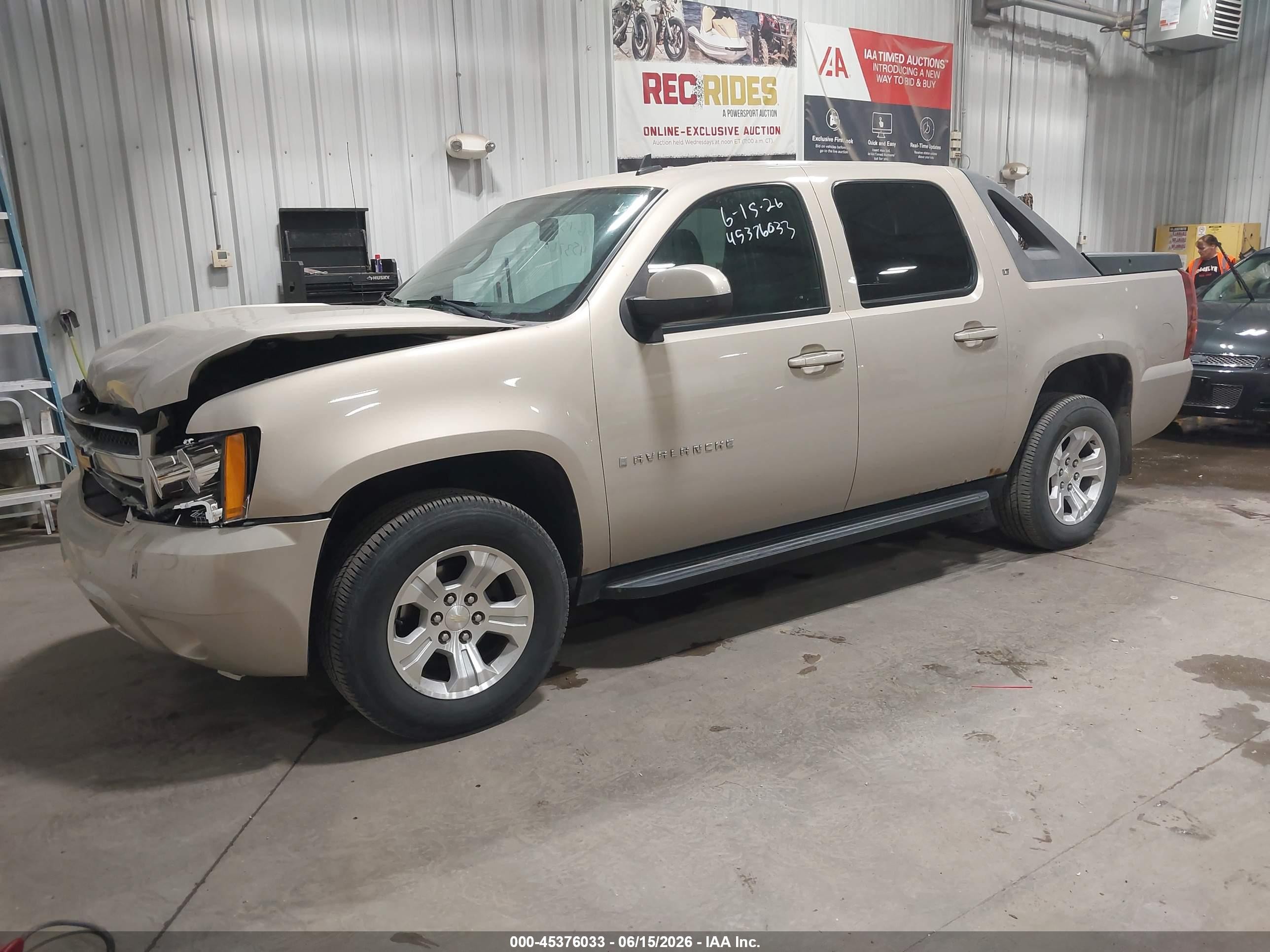 2009 Chevrolet Avalanche 1500 Ls Gold vin: 3GNFK12379G107550
