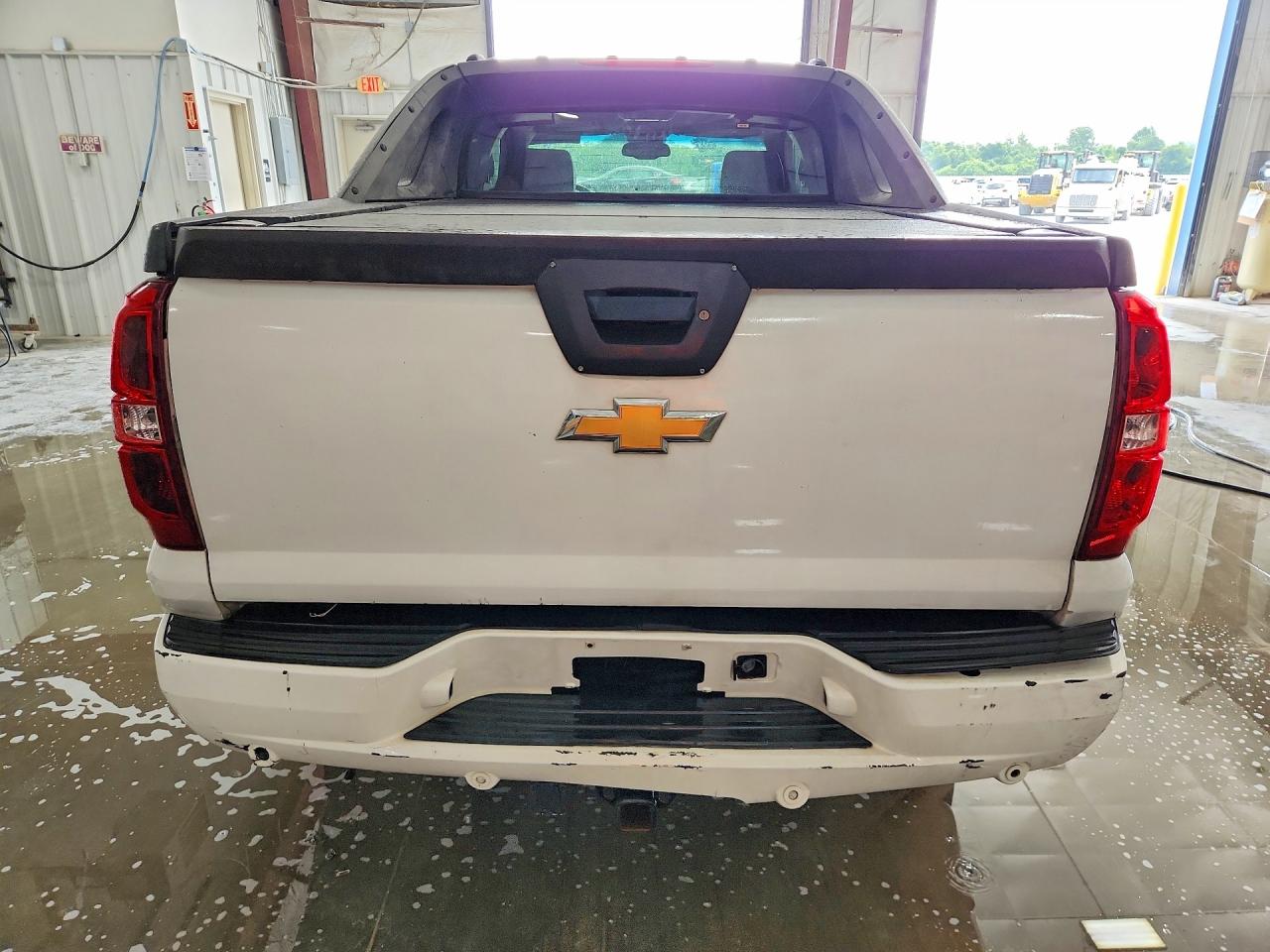 2007 Chevrolet Avalanche K1500 White vin: 3GNFK12387G182352