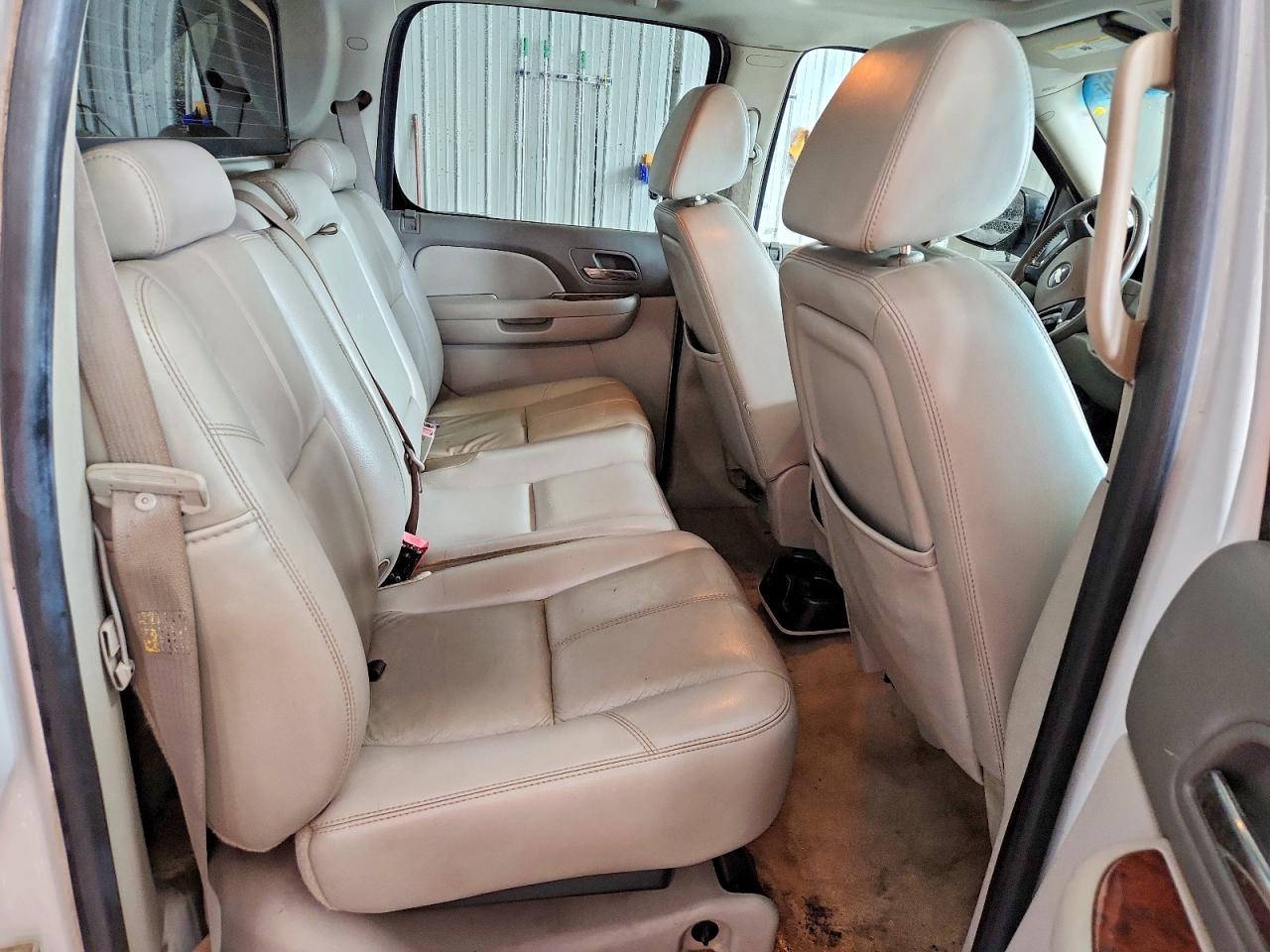 2007 Chevrolet Avalanche K1500 White vin: 3GNFK12387G182352