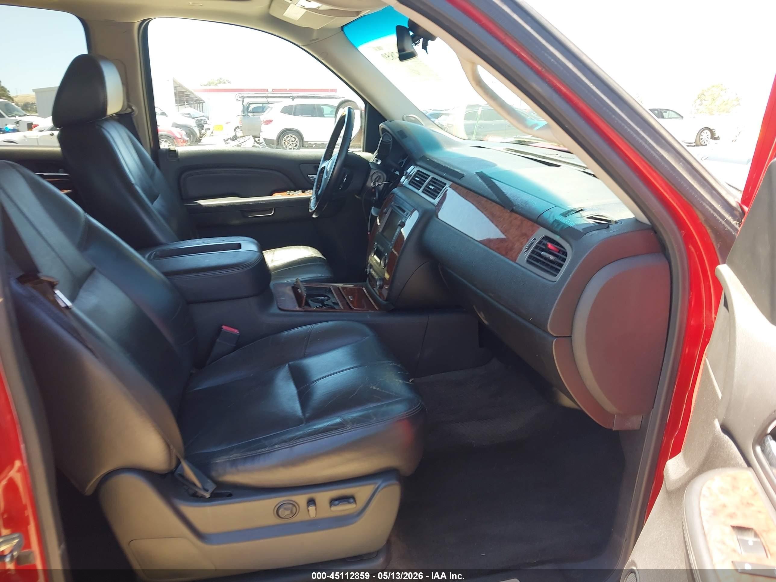 2008 Chevrolet Avalanche 1500 Ltz Red vin: 3GNFK12388G103201