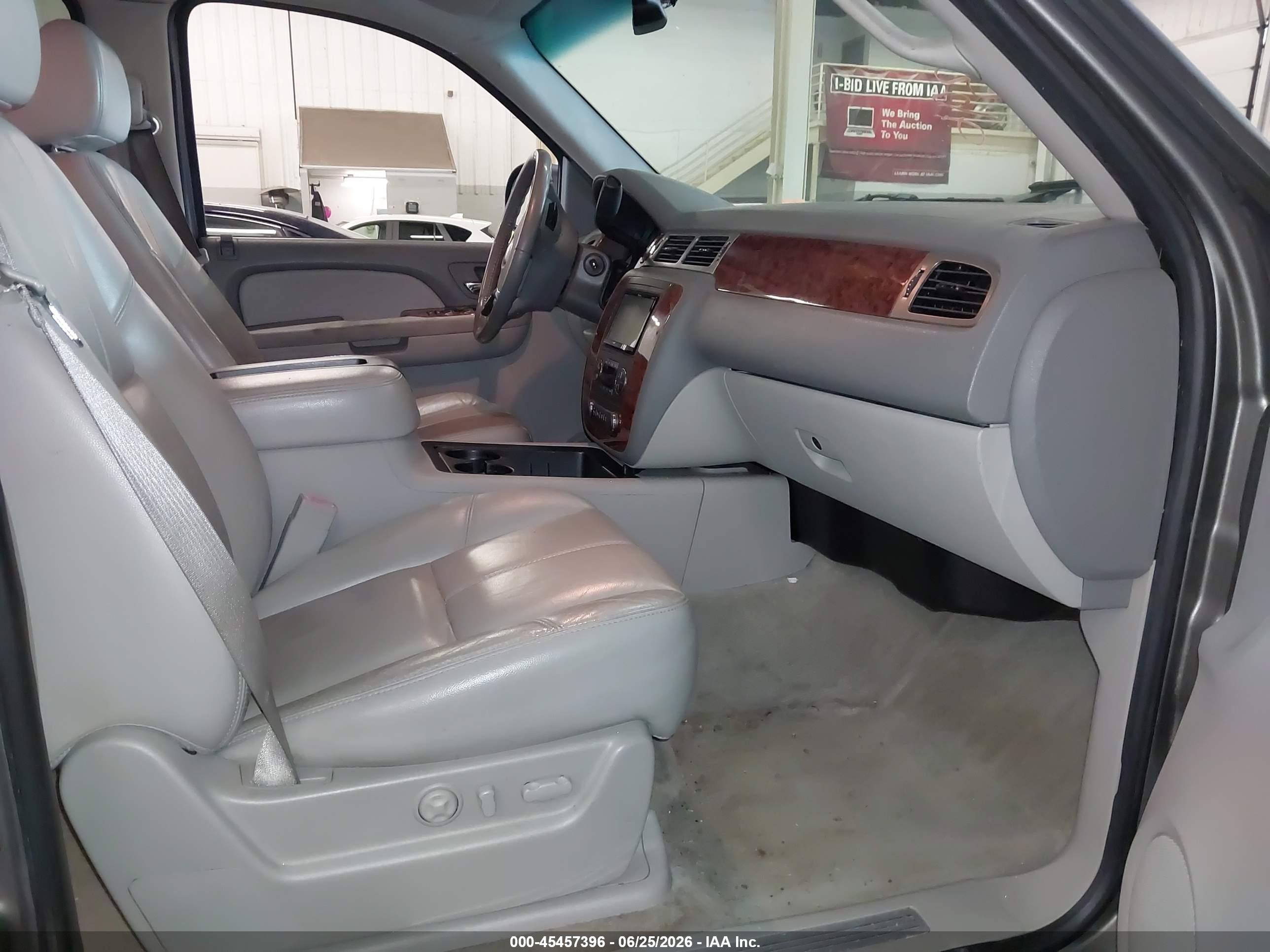 2007 Chevrolet Avalanche 1500 Ltz Beige vin: 3GNFK12397G156200