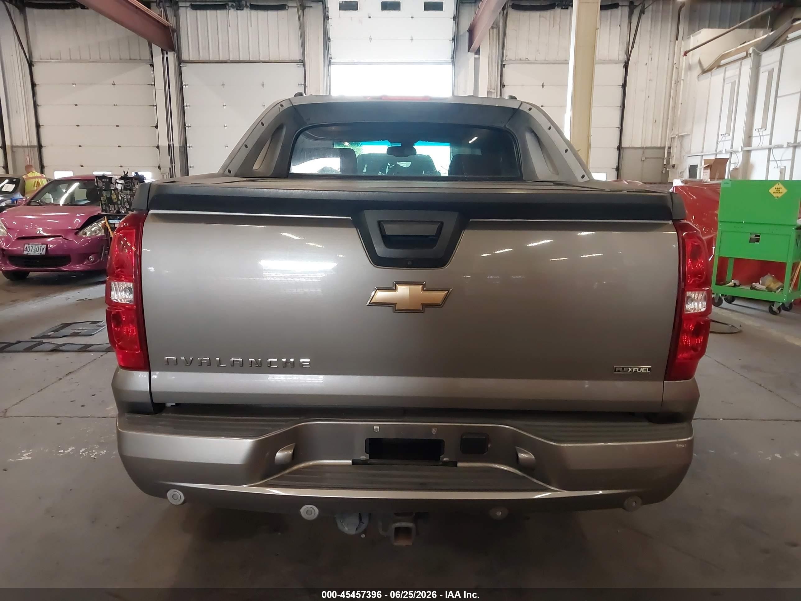2007 Chevrolet Avalanche 1500 Ltz Beige vin: 3GNFK12397G156200