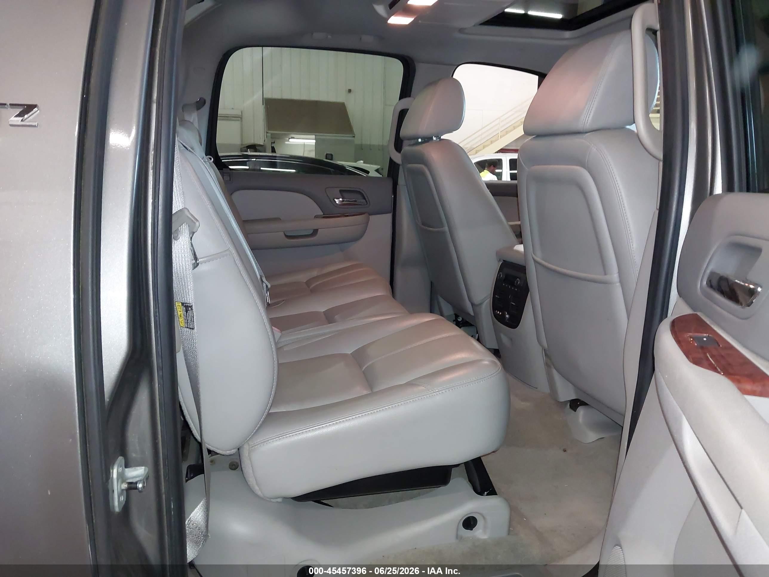 2007 Chevrolet Avalanche 1500 Ltz Beige vin: 3GNFK12397G156200