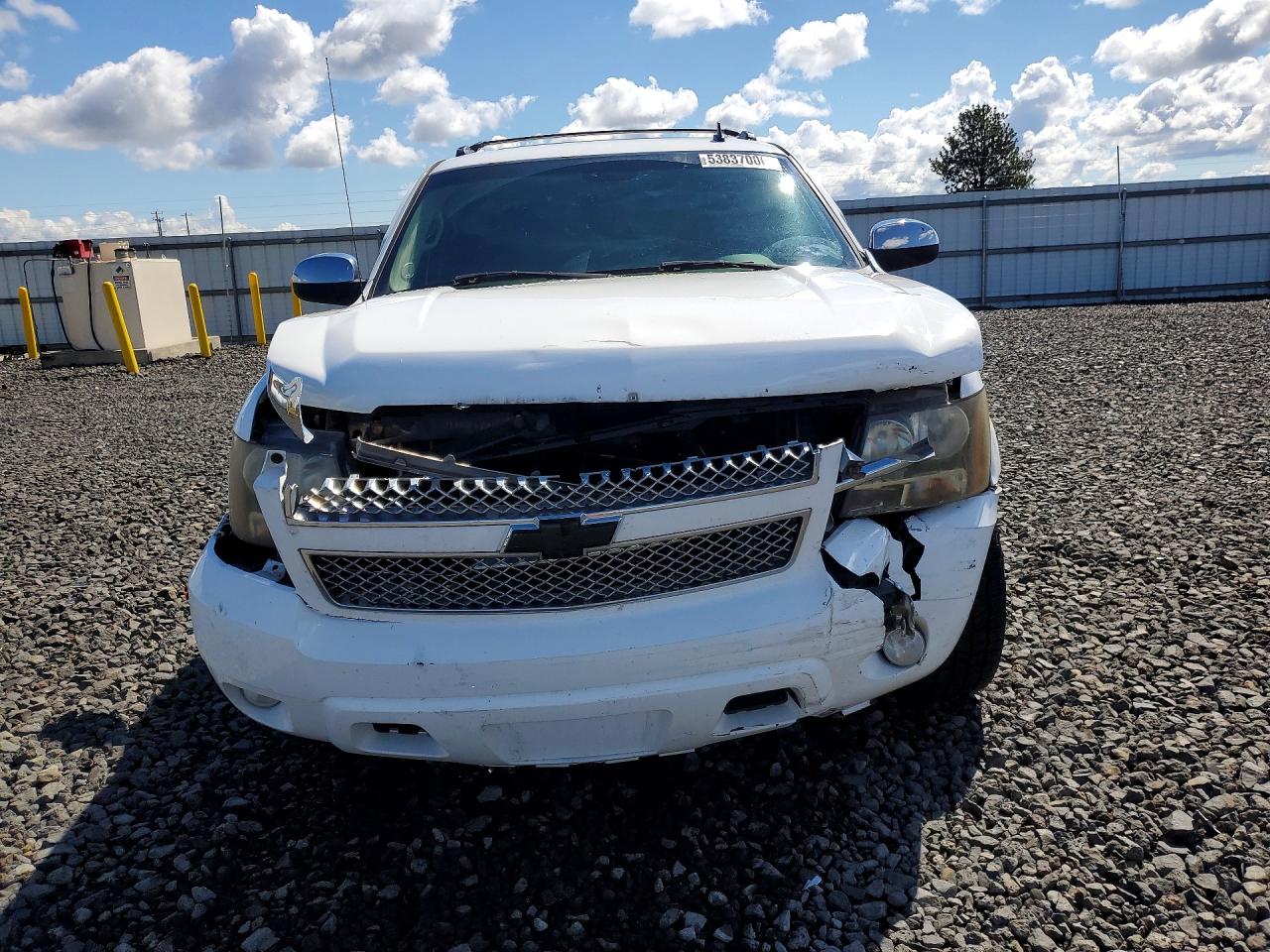 2008 Chevrolet Avalanche K1500 White vin: 3GNFK12398G117396
