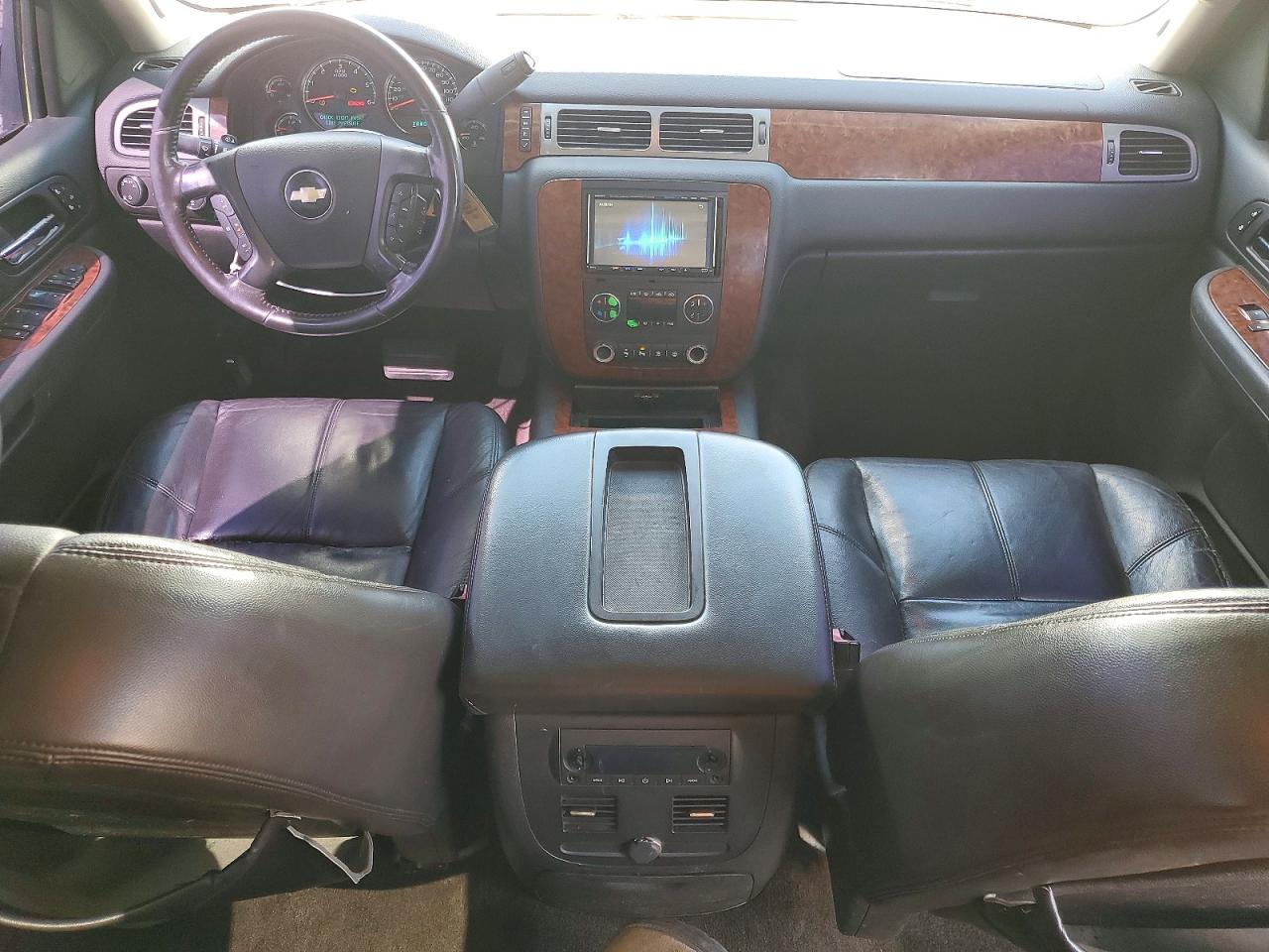 2008 Chevrolet Avalanche K1500 White vin: 3GNFK12398G117396