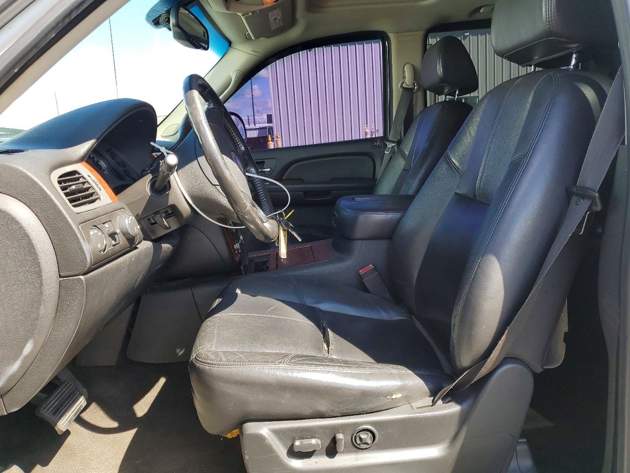 2008 Chevrolet Avalanche K1500 White vin: 3GNFK12398G117396