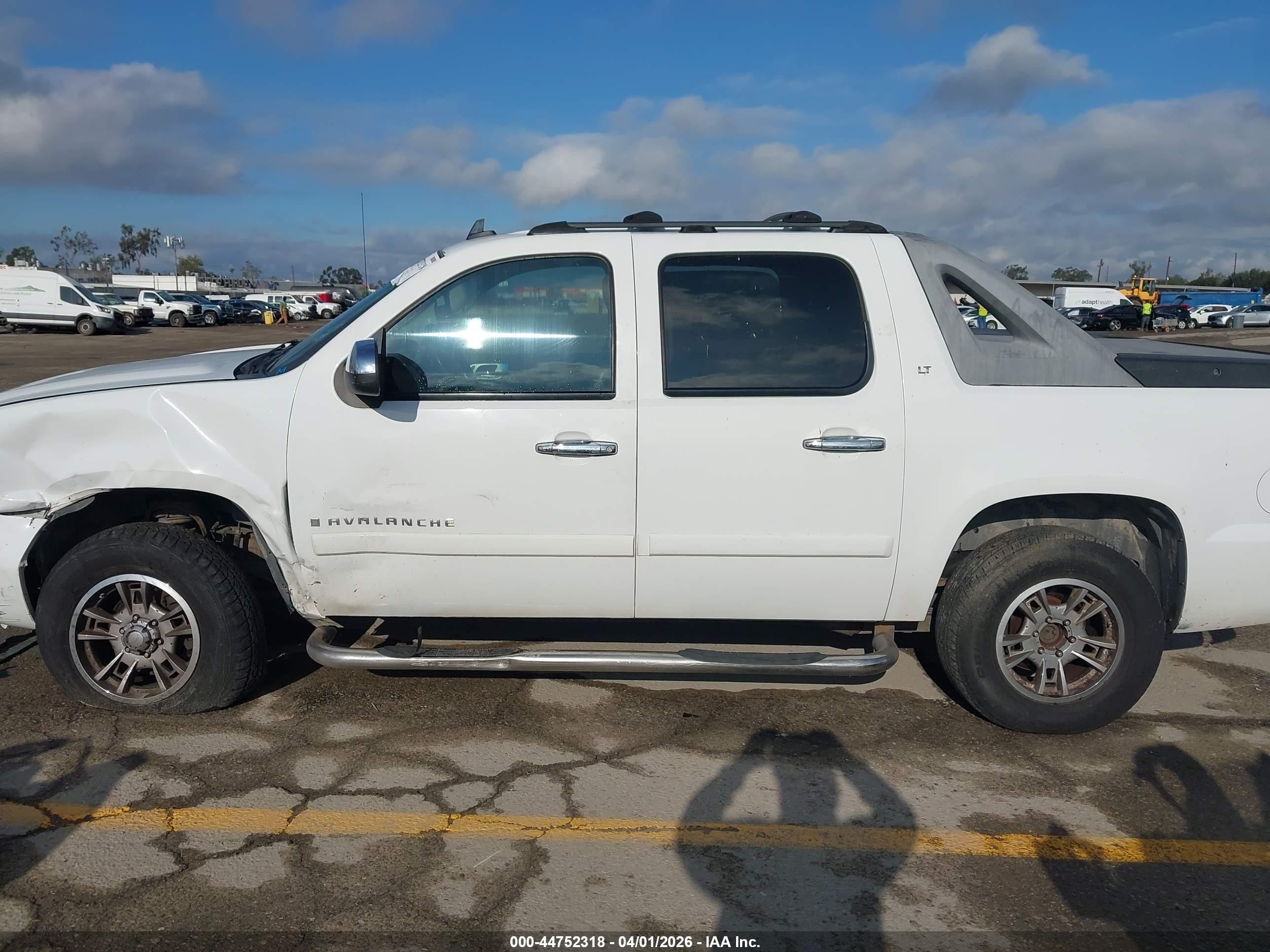 2007 Chevrolet Avalanche 1500 Lt Белый vin: 3GNFK123X7G137722