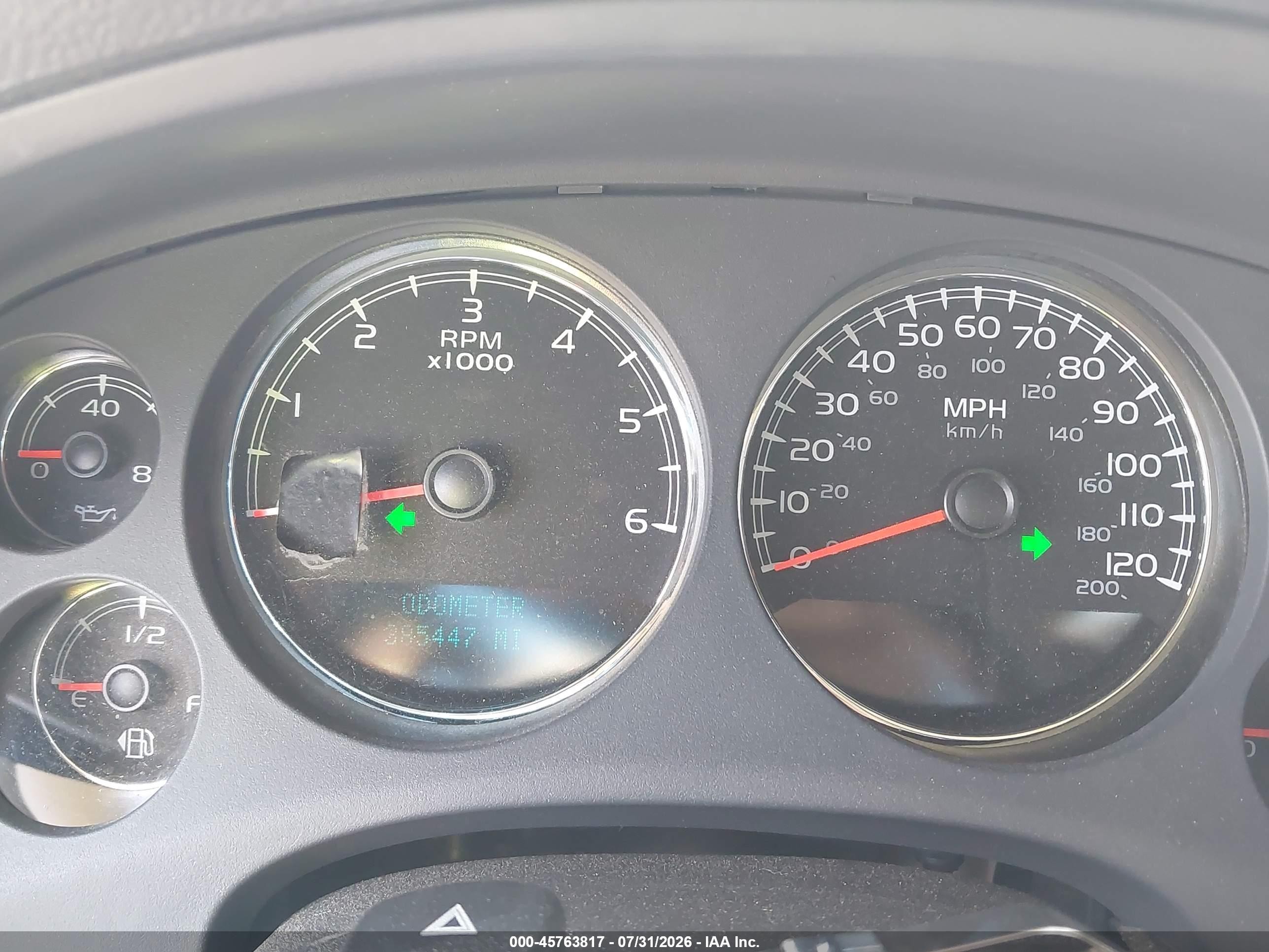 2008 Chevrolet Suburban 1500 Lt Белый vin: 3GNFK16318G115877