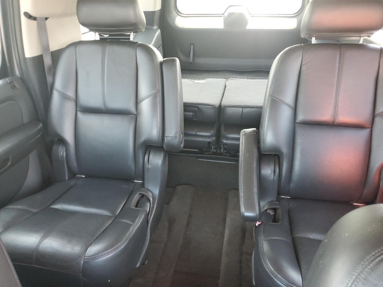 2008 Chevrolet Suburban K1500 Ls Beige vin: 3GNFK16328G136074