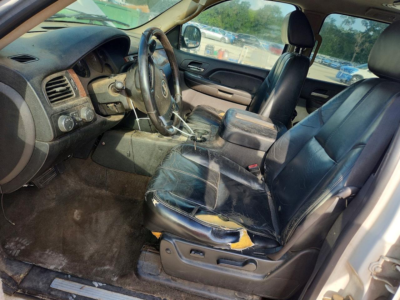 2007 Chevrolet Suburban K1500 White vin: 3GNFK16337G244458
