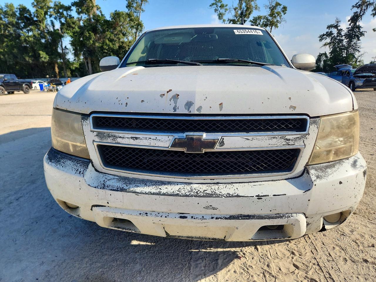 2007 Chevrolet Suburban K1500 White vin: 3GNFK16337G244458