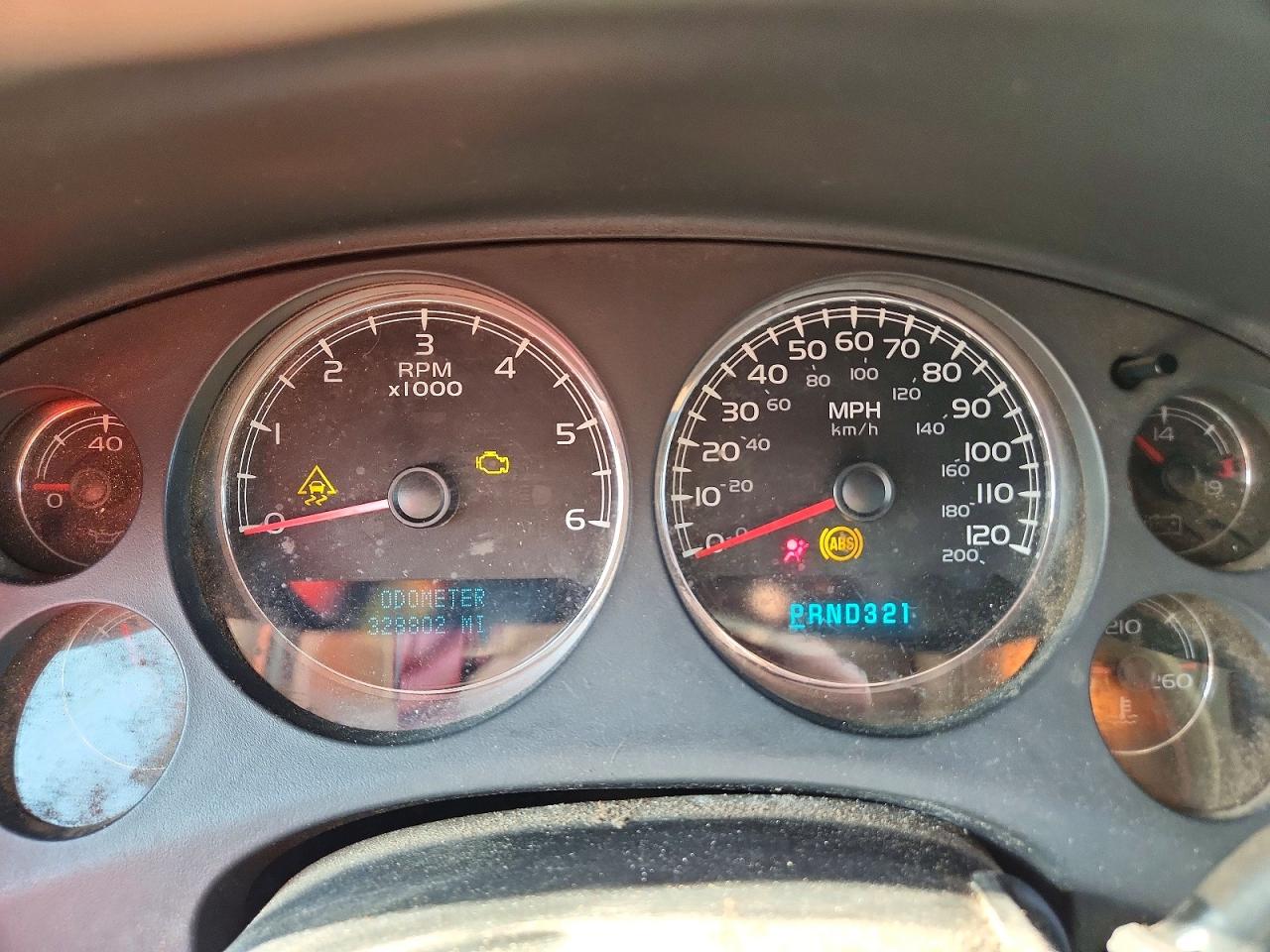 2007 Chevrolet Suburban K1500 White vin: 3GNFK16337G244458
