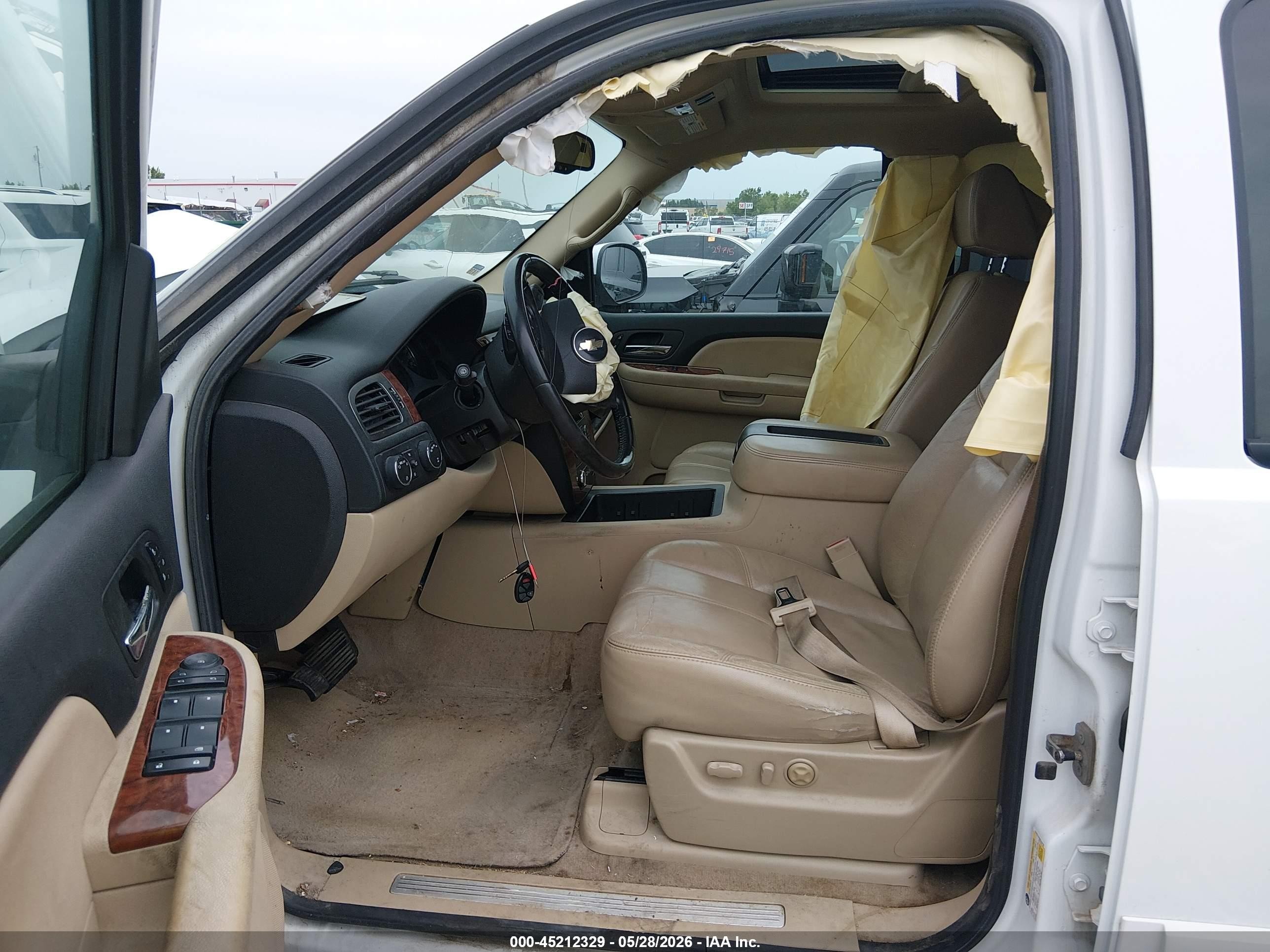 2008 Chevrolet Suburban 1500 Lt White vin: 3GNFK16338G102175