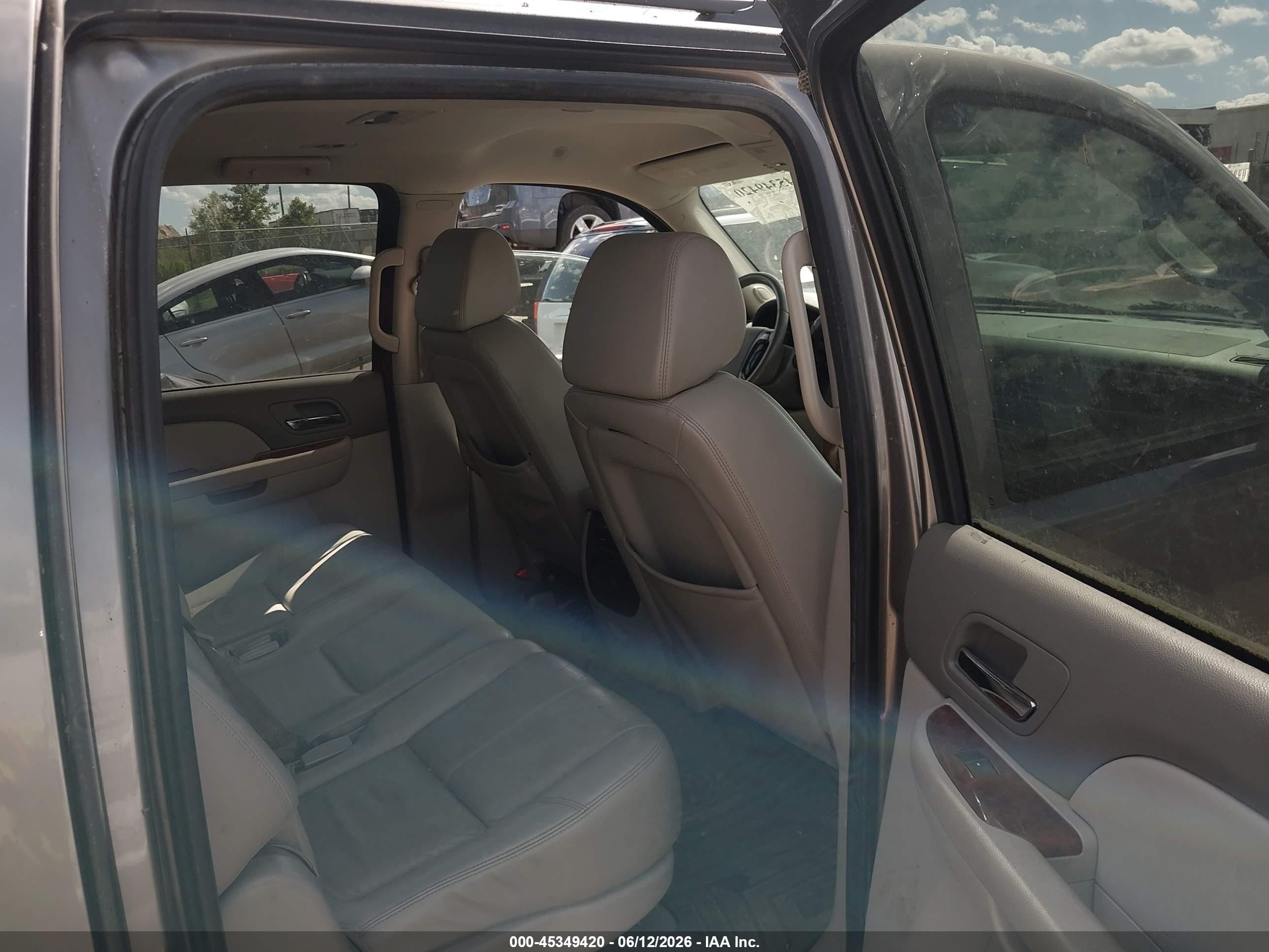 2008 Chevrolet Suburban 1500 Lt Silver vin: 3GNFK16338G182819