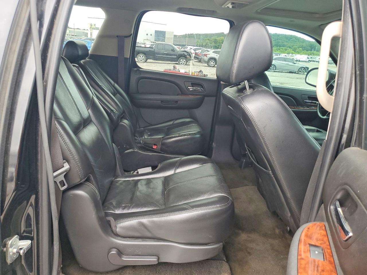 2007 Chevrolet Suburban K1500 Black vin: 3GNFK16347G129352