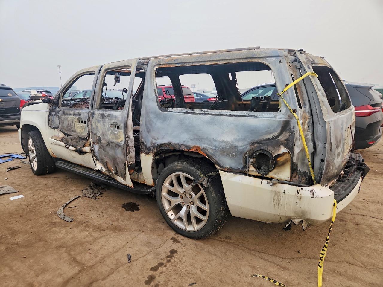 2007 Chevrolet Suburban K1500 Белый vin: 3GNFK16347G184898