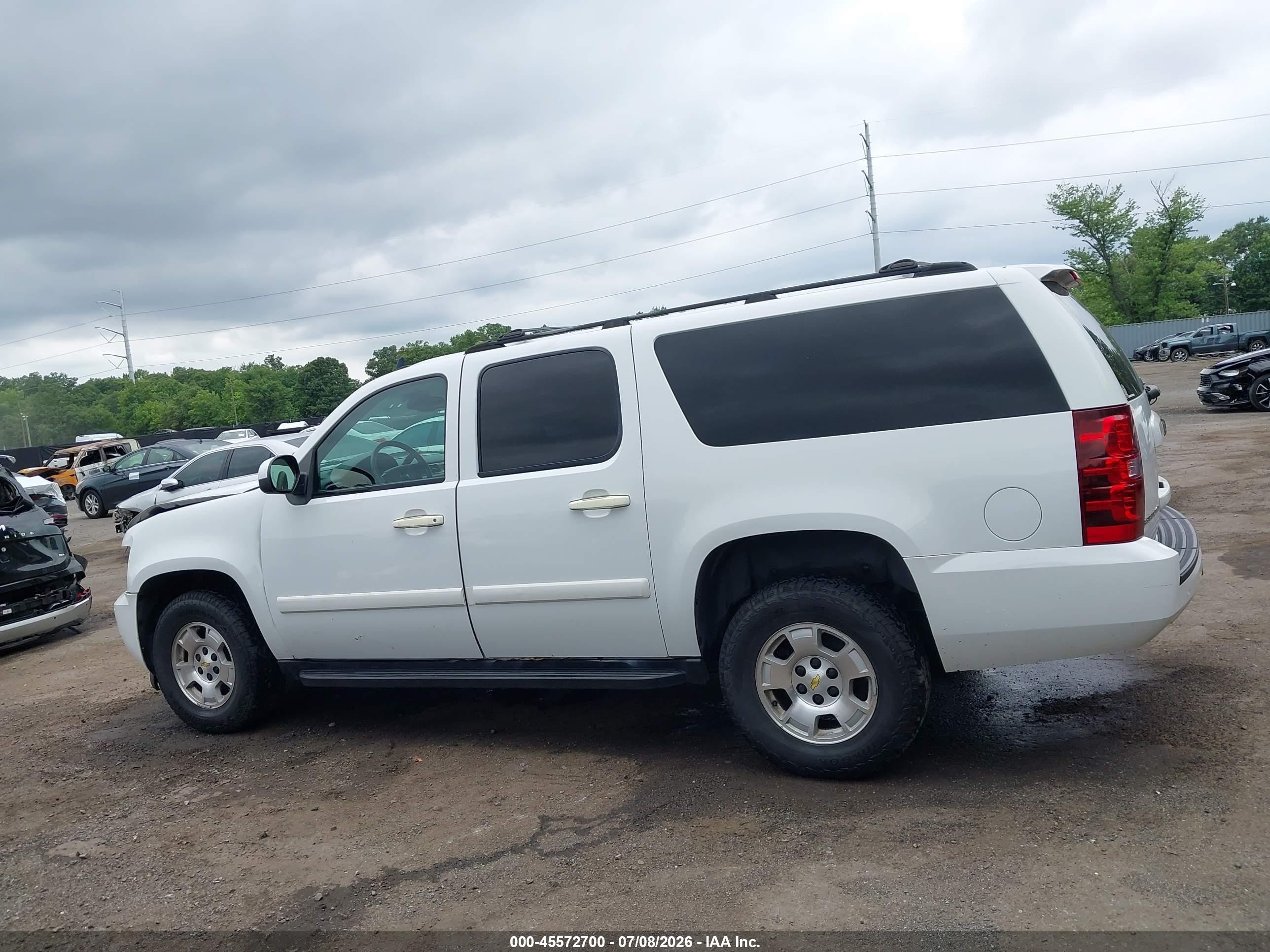2007 Chevrolet Suburban Lt White vin: 3GNFK16347G185940