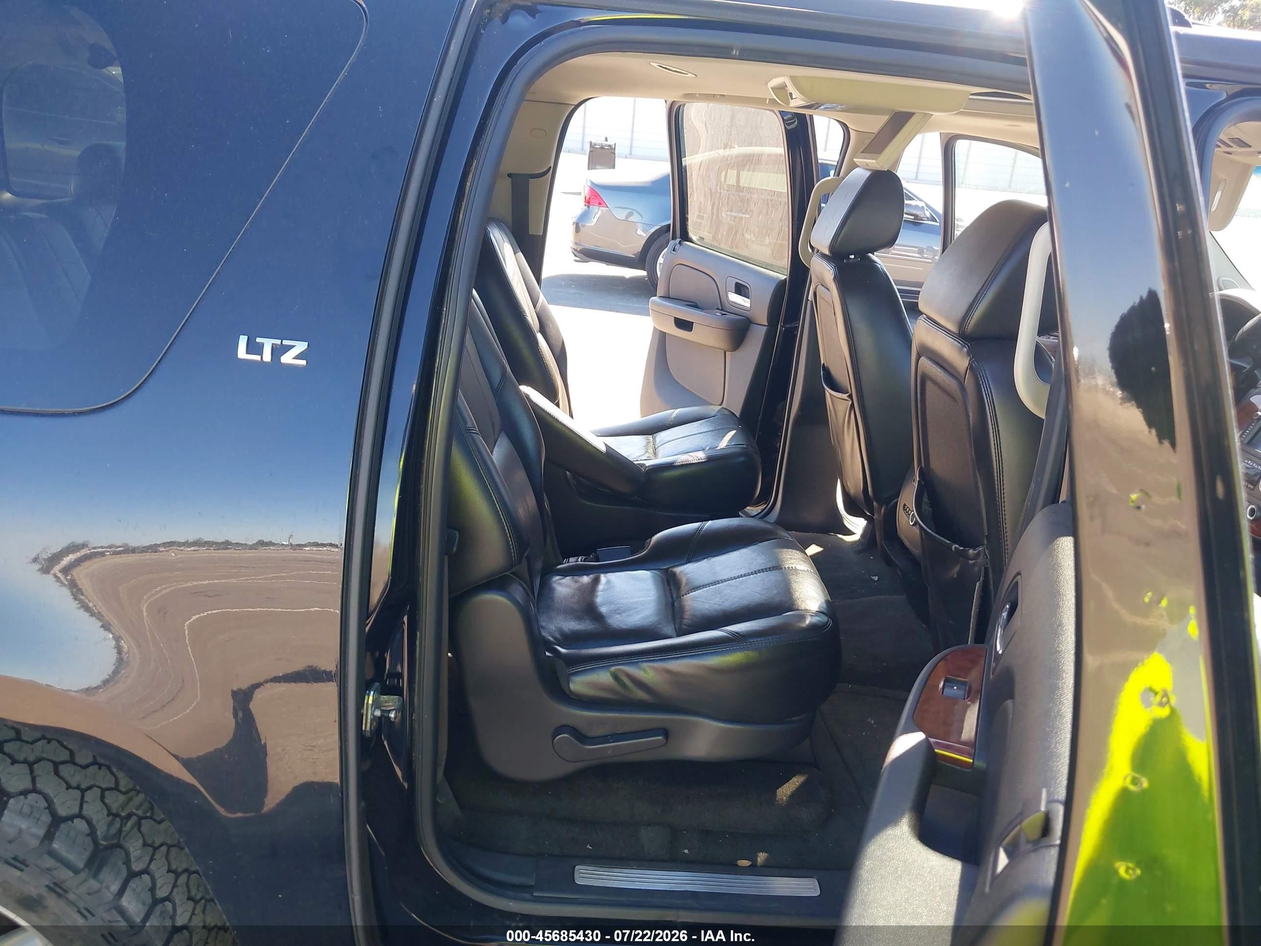 2007 Chevrolet Suburban Ltz Black vin: 3GNFK16347G214868