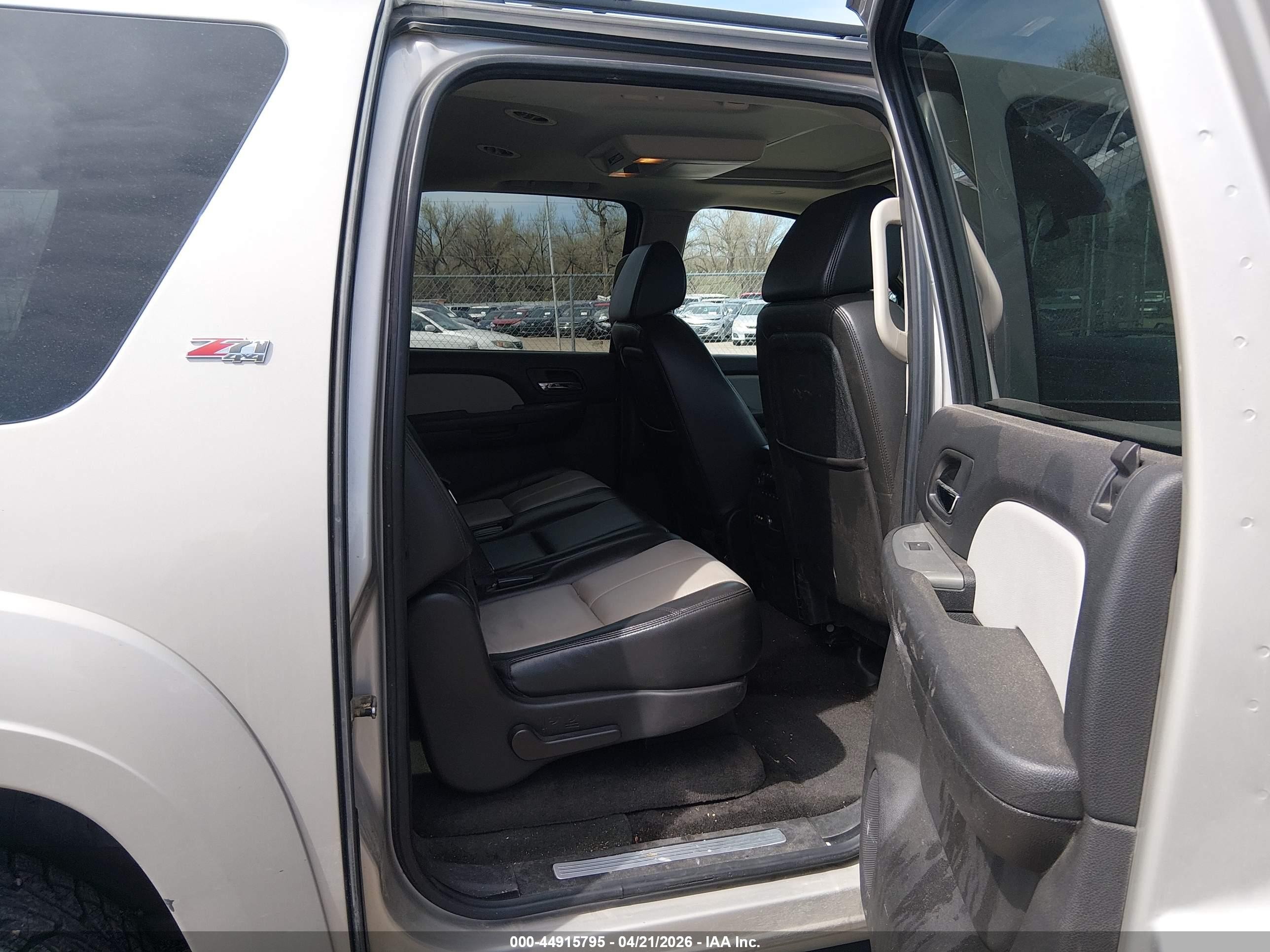 2008 Chevrolet Suburban 1500 Lt Silver vin: 3GNFK16348G249833