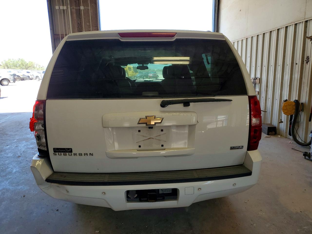 2007 Chevrolet Suburban K1500 Белый vin: 3GNFK16357G285237