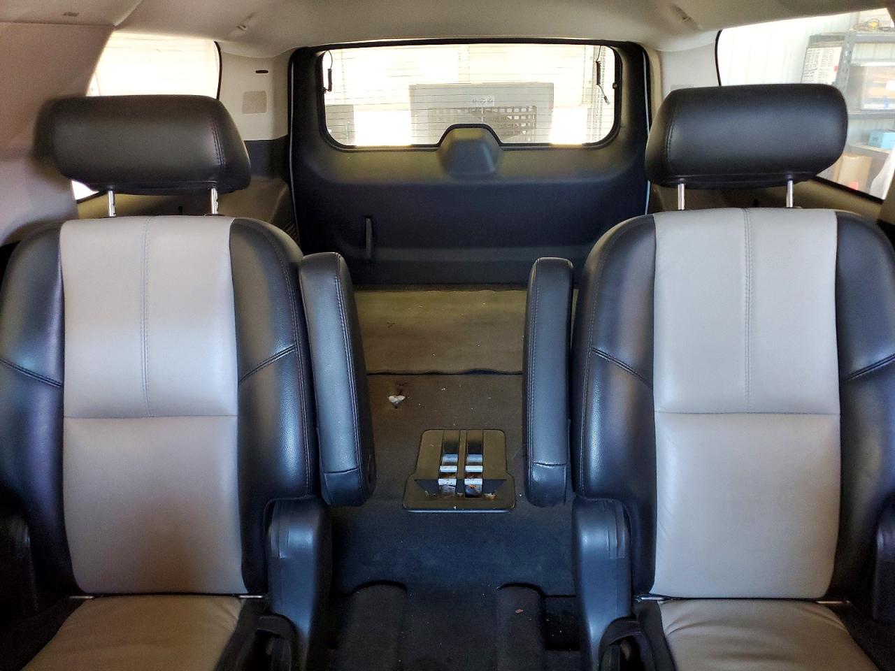 2007 Chevrolet Suburban K1500 Белый vin: 3GNFK16357G285237