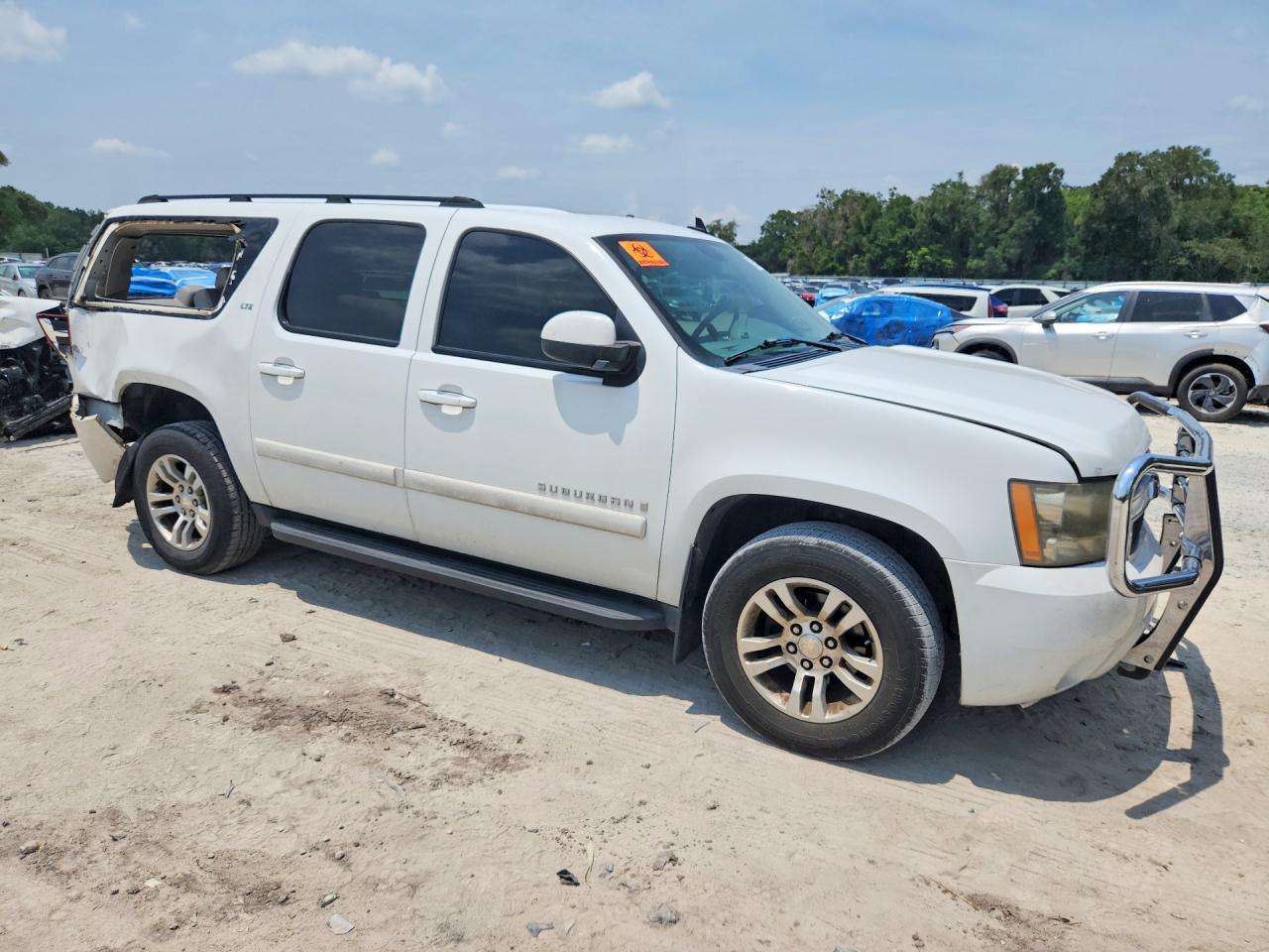 2007 Chevrolet Suburban K1500 White vin: 3GNFK16377G101447