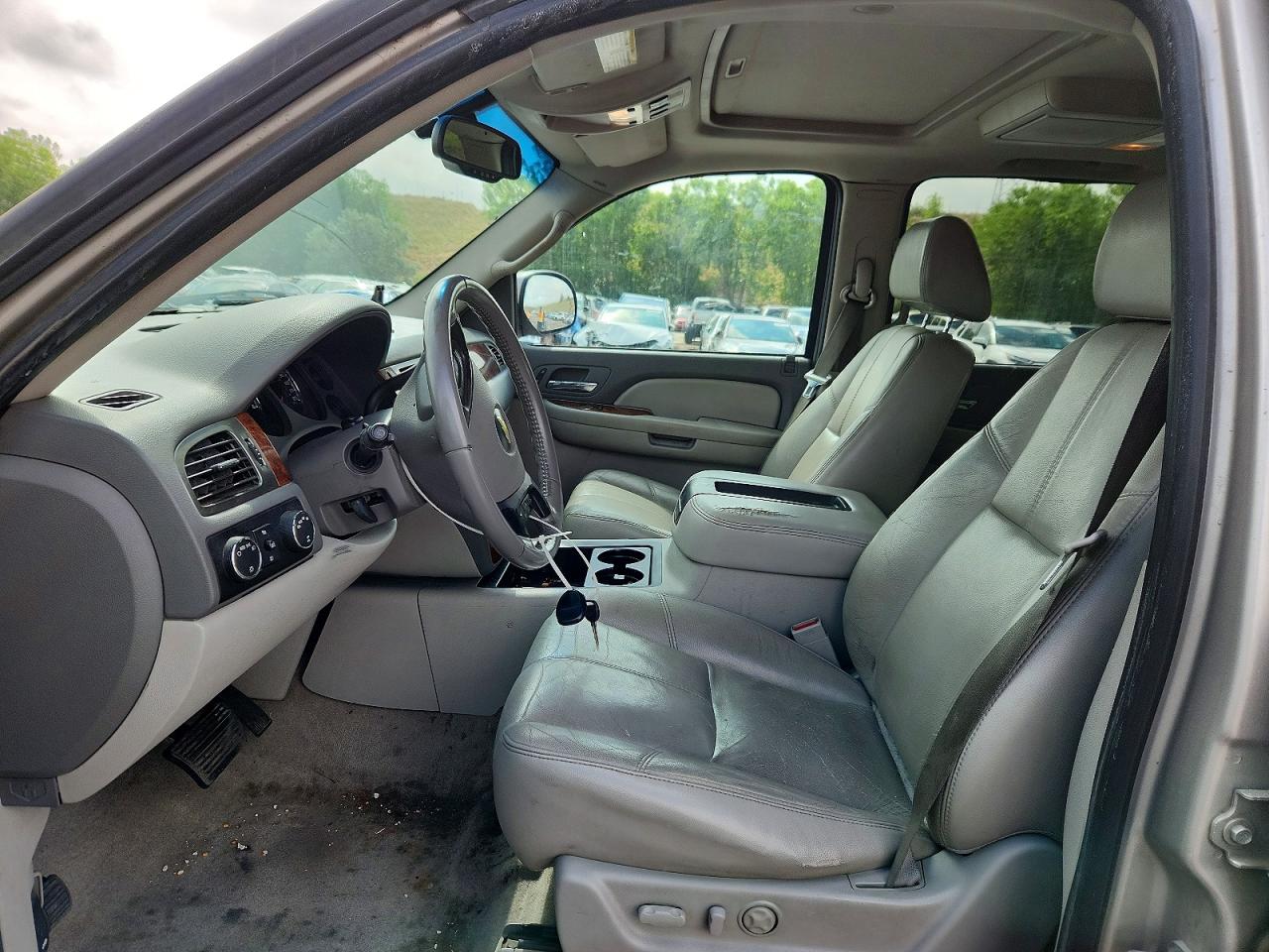 2007 Chevrolet Suburban K1500 Серый vin: 3GNFK16377G104509
