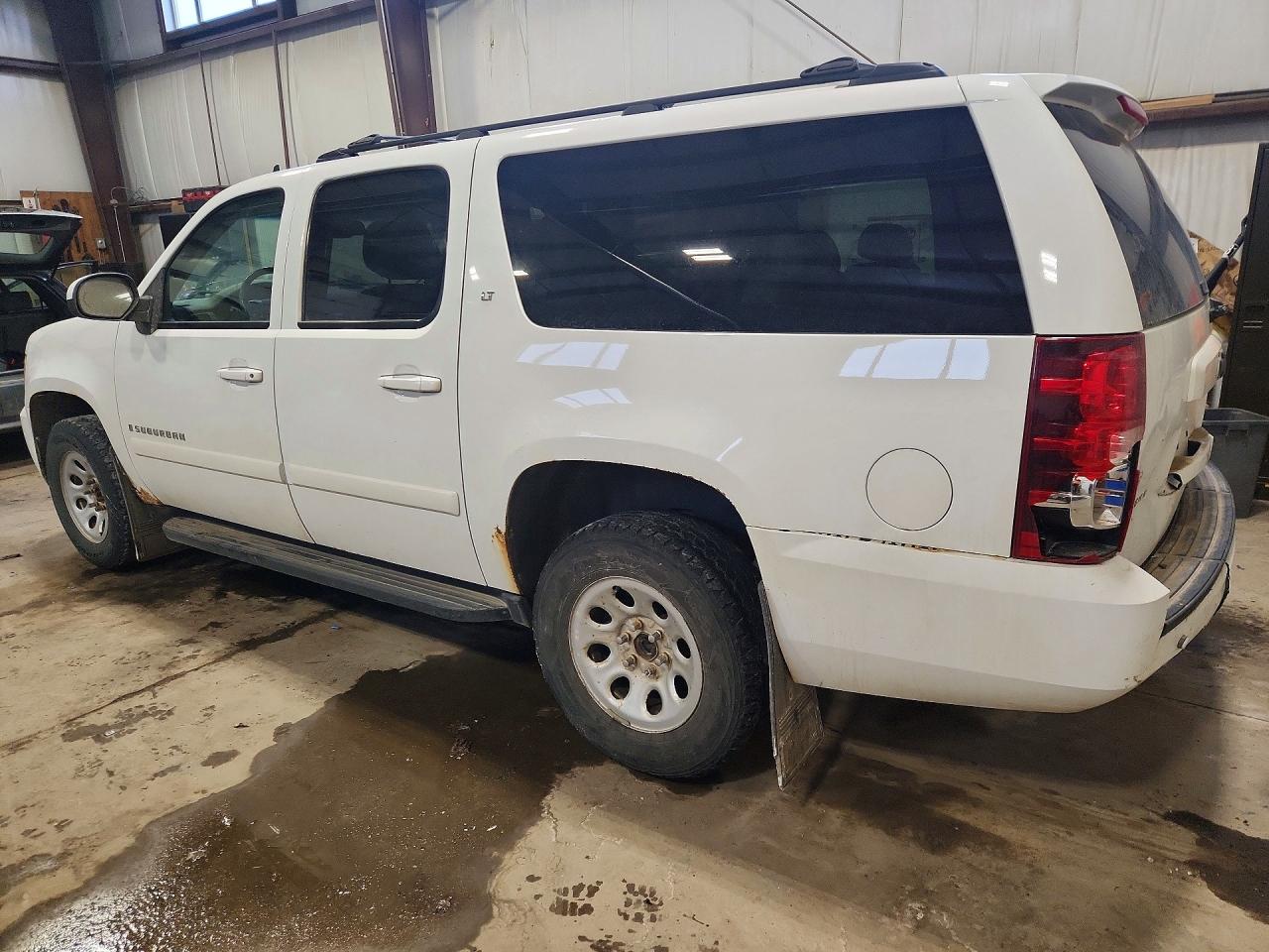 2007 Chevrolet Suburban K1500 White vin: 3GNFK16387G315010