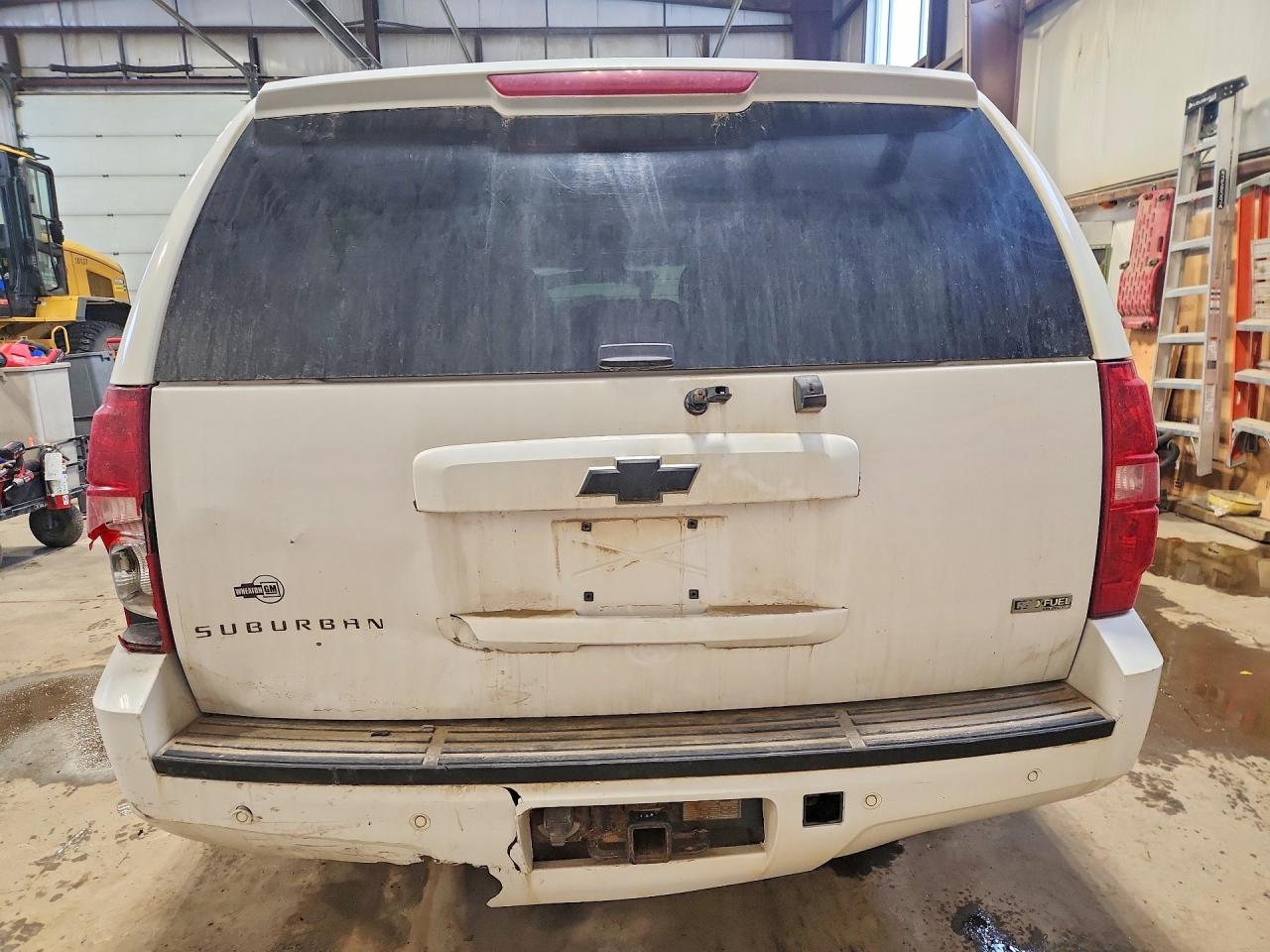 2007 Chevrolet Suburban K1500 White vin: 3GNFK16387G315010