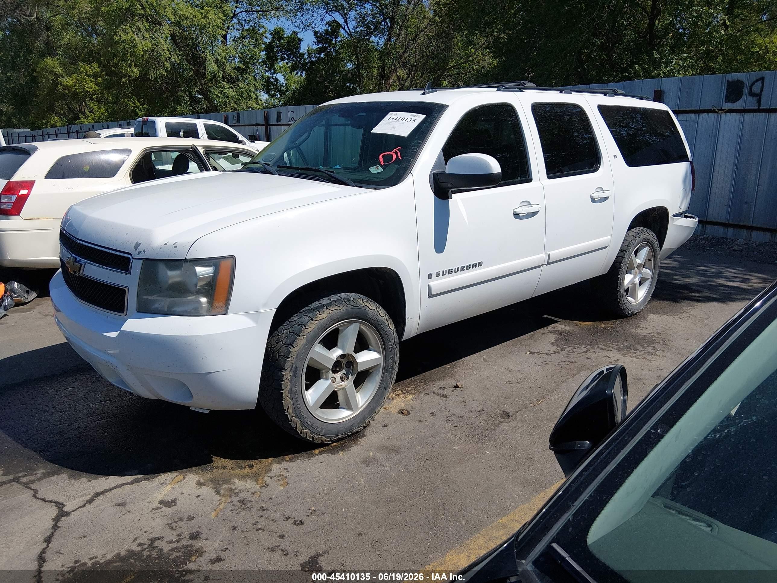 2008 Chevrolet Suburban 1500 Lt White vin: 3GNFK16388G159682