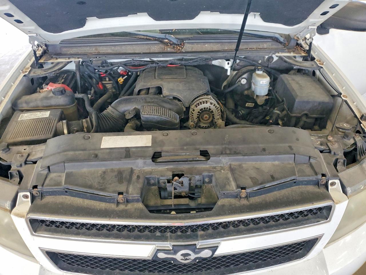 2008 Chevrolet Suburban K1500 Ls White vin: 3GNFK16388G303618