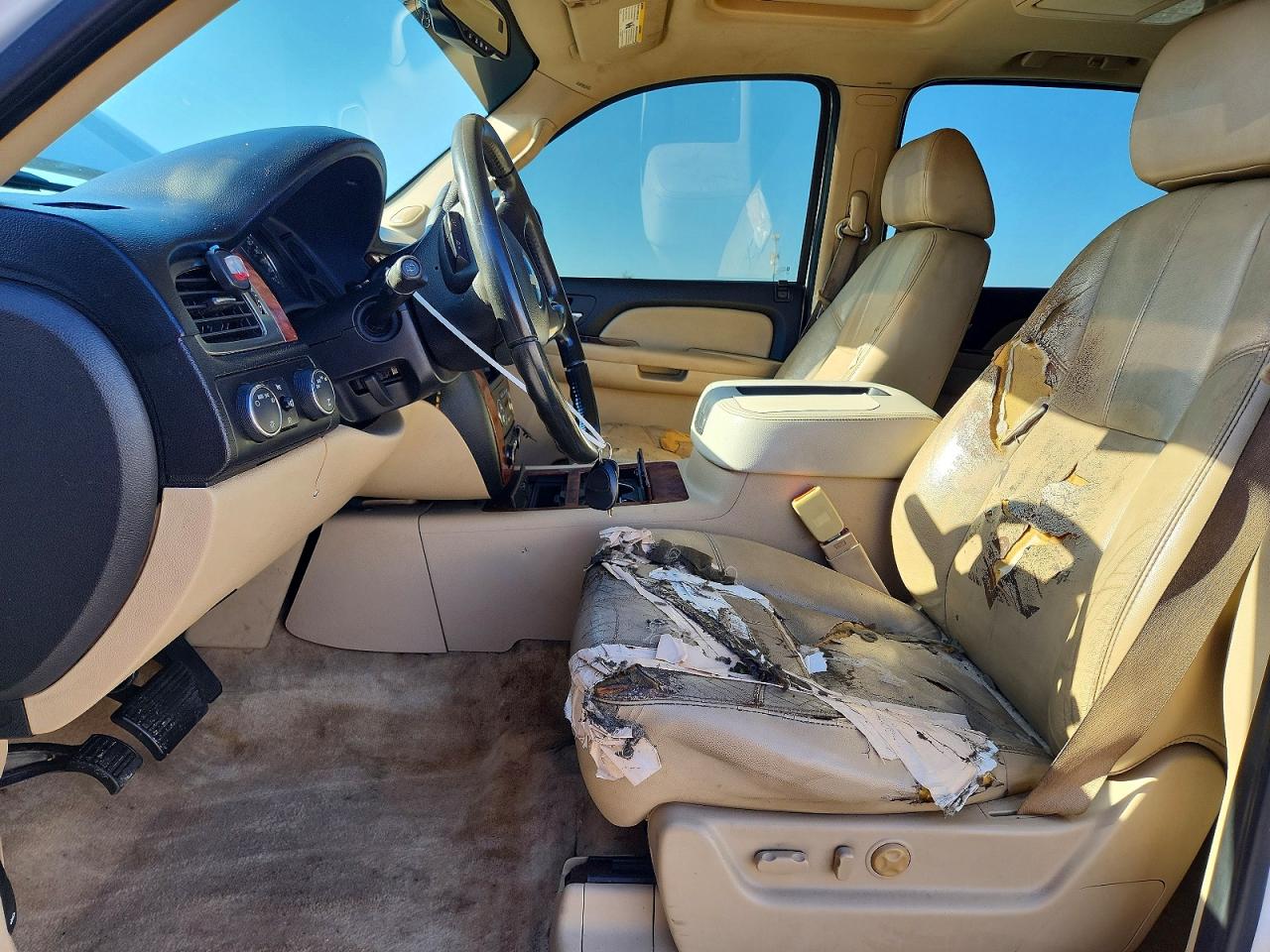 2007 Chevrolet Suburban K1500 White vin: 3GNFK16397G217037