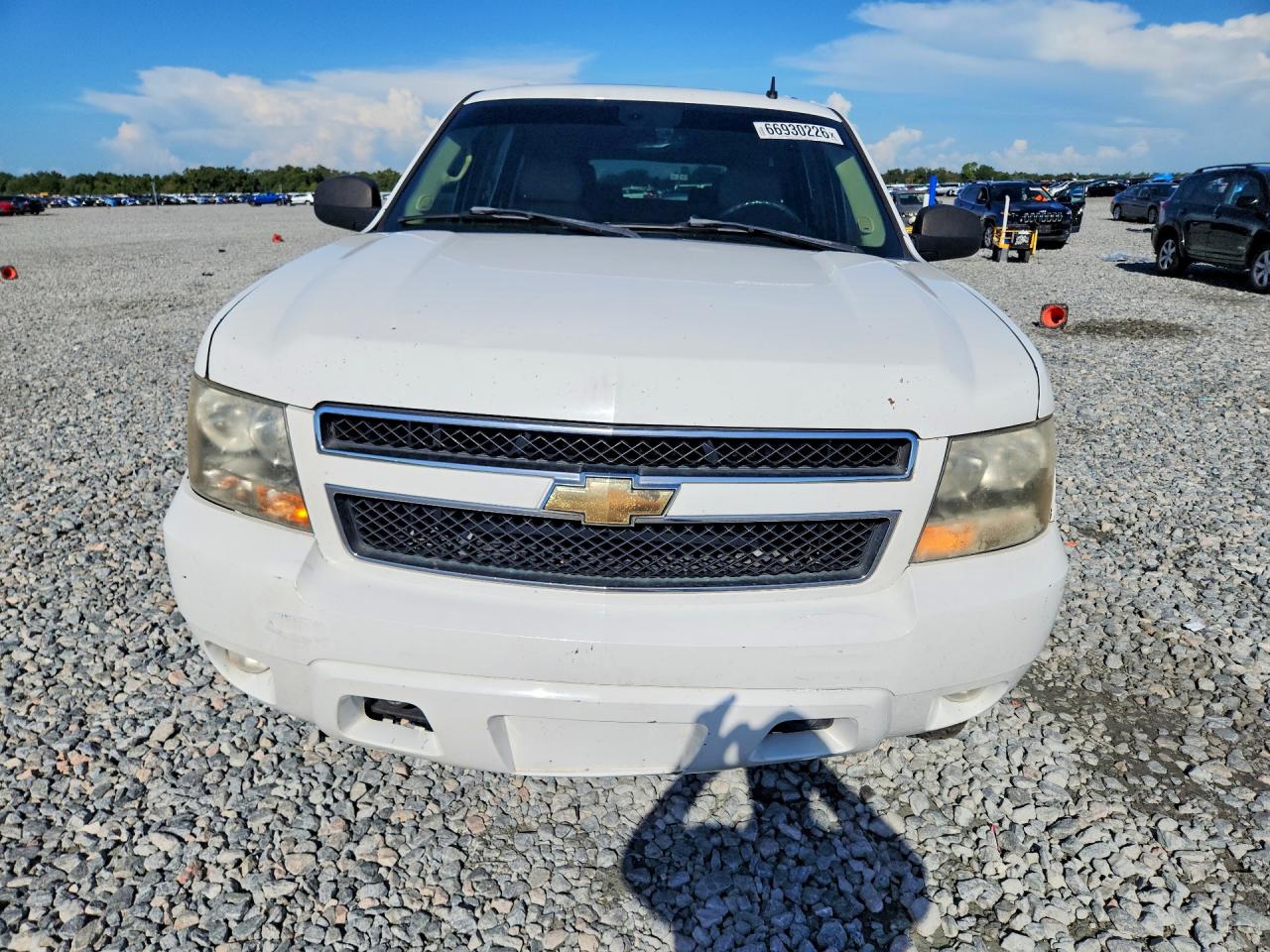 2007 Chevrolet Suburban K1500 White vin: 3GNFK16397G217037