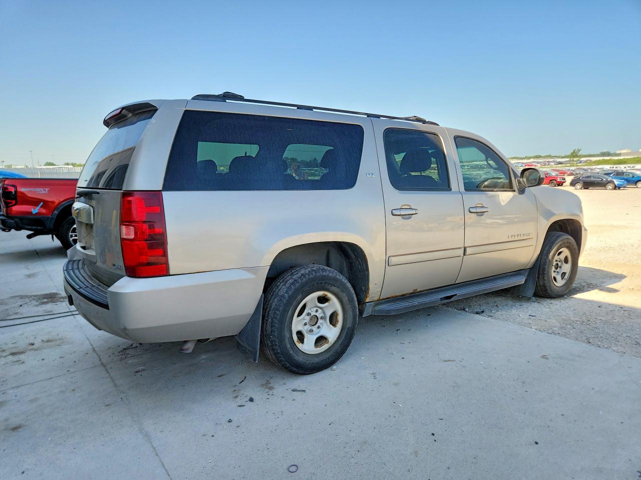 2007 Chevrolet Suburban K1500 Silver vin: 3GNFK163X7G188969