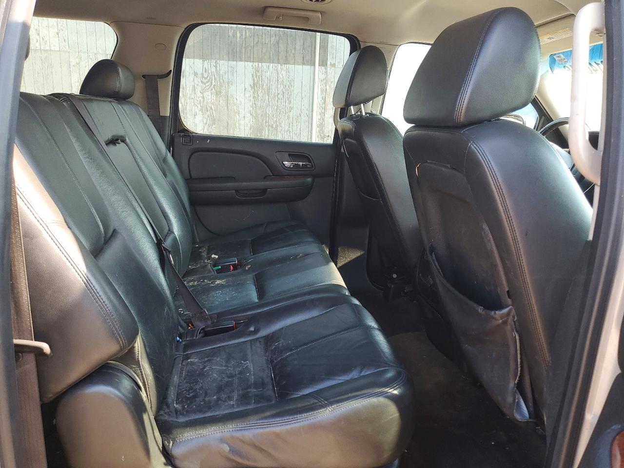 2008 Chevrolet Suburban K1500 Ls Silver vin: 3GNFK163X8G159893
