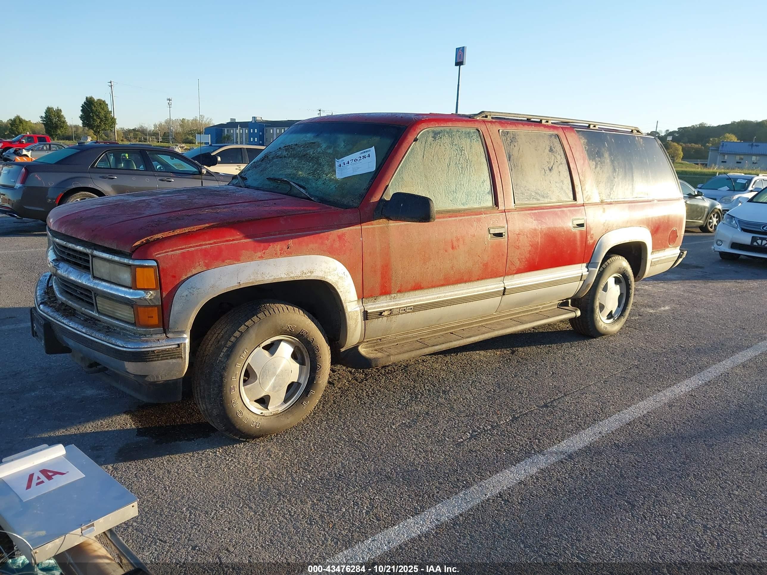 1997 Chevrolet Suburban 1500   Red vin: 3GNFK16R0VG107804