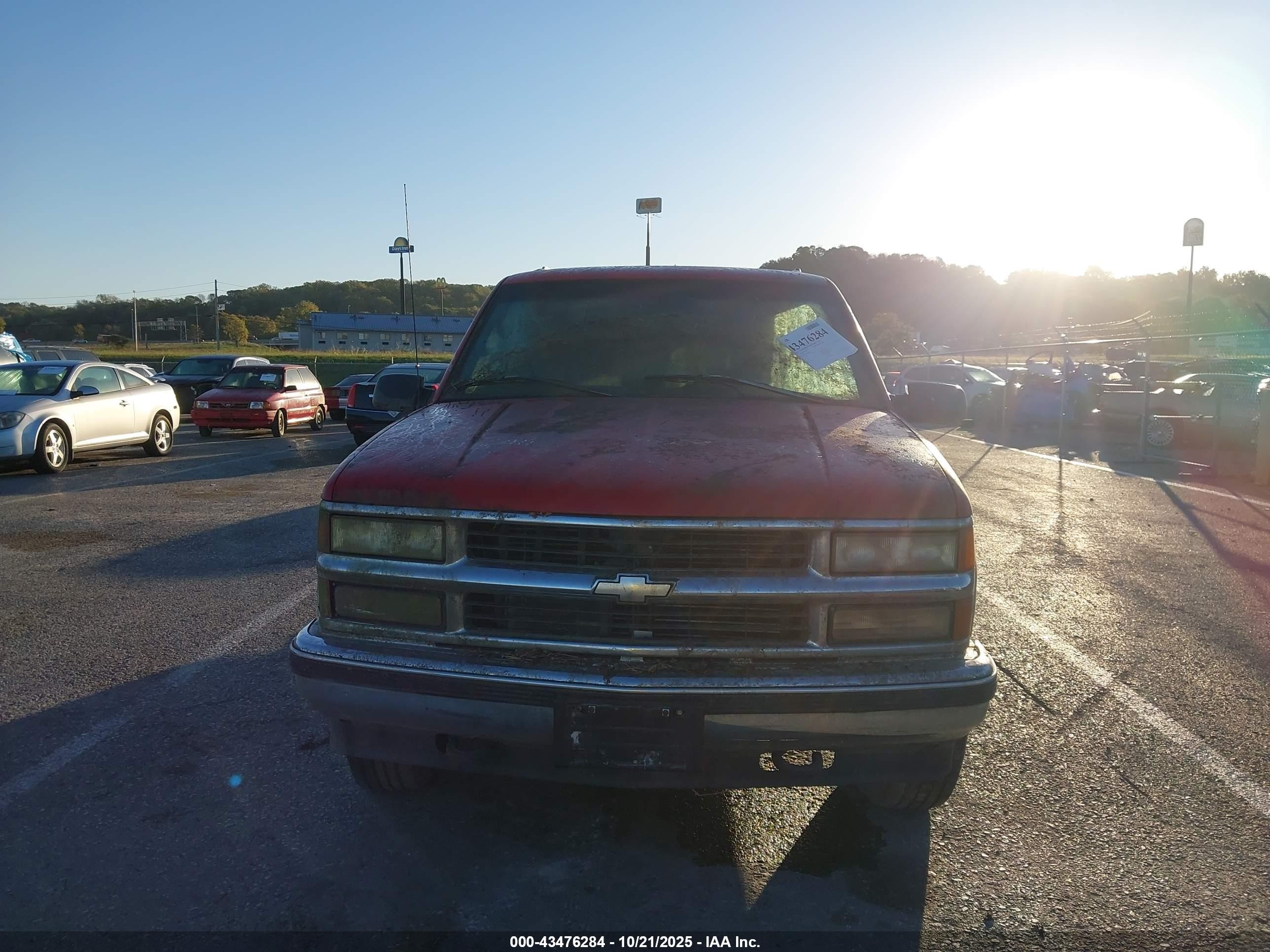 1997 Chevrolet Suburban 1500   Red vin: 3GNFK16R0VG107804
