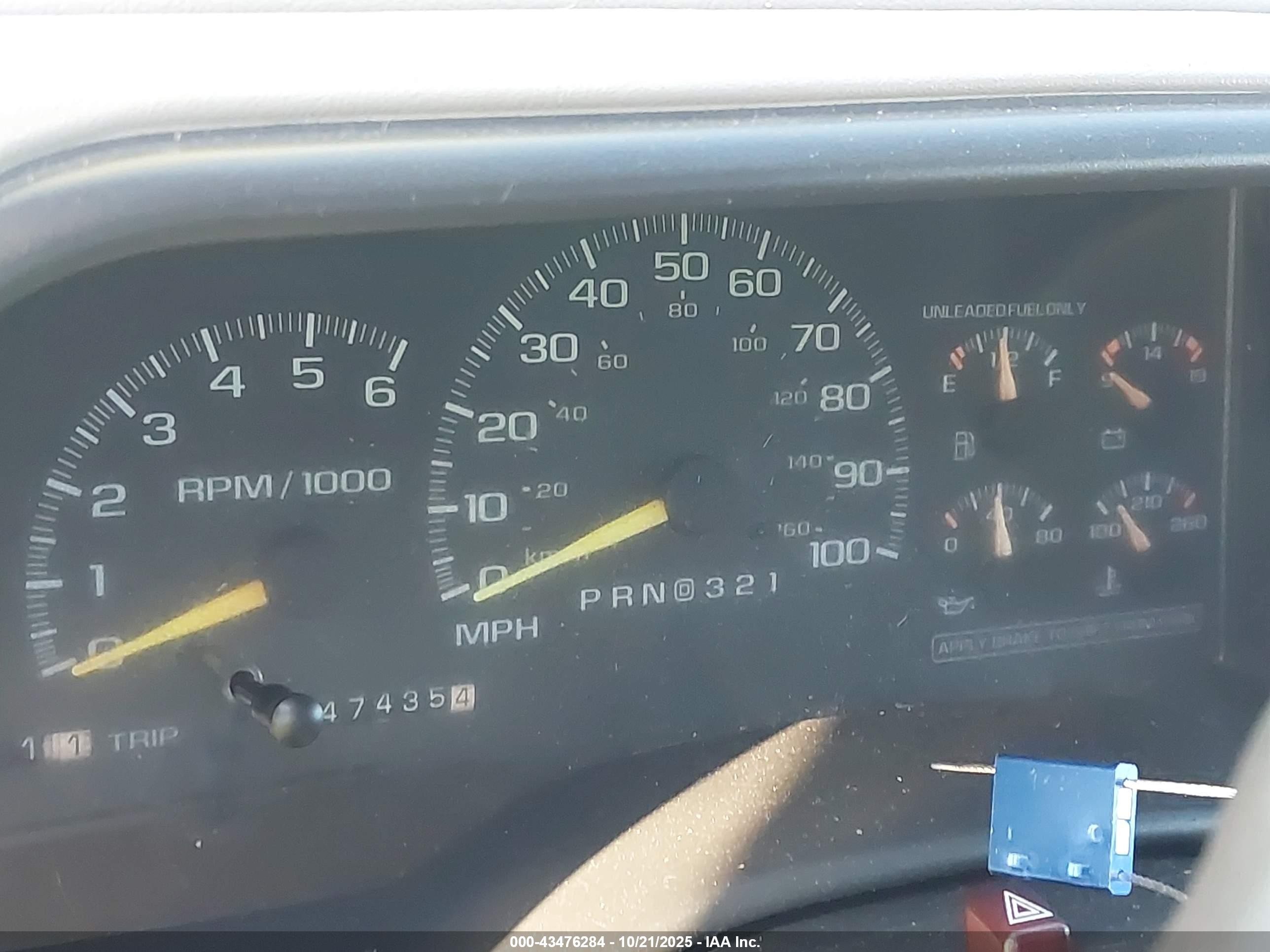 1997 Chevrolet Suburban 1500   Red vin: 3GNFK16R0VG107804